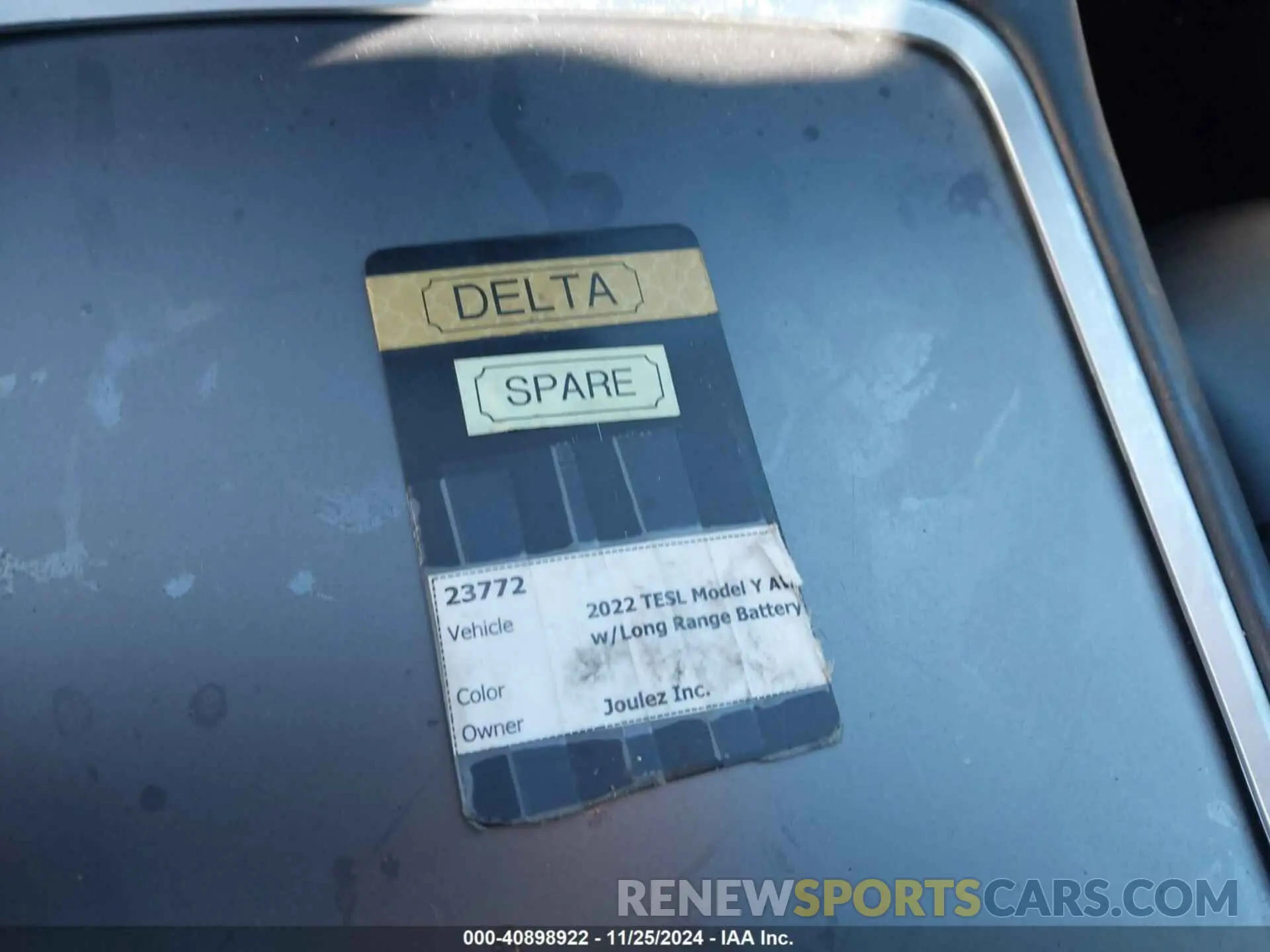11 Photograph of a damaged car 7SAYGDEE9NF419986 TESLA MODEL Y 2022