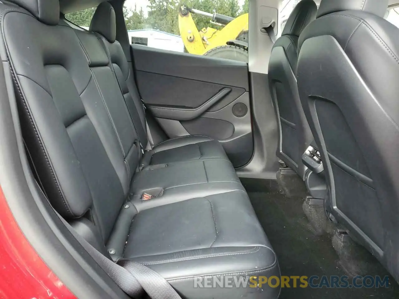 11 Photograph of a damaged car 7SAYGDEE9NF422175 TESLA MODEL Y 2022