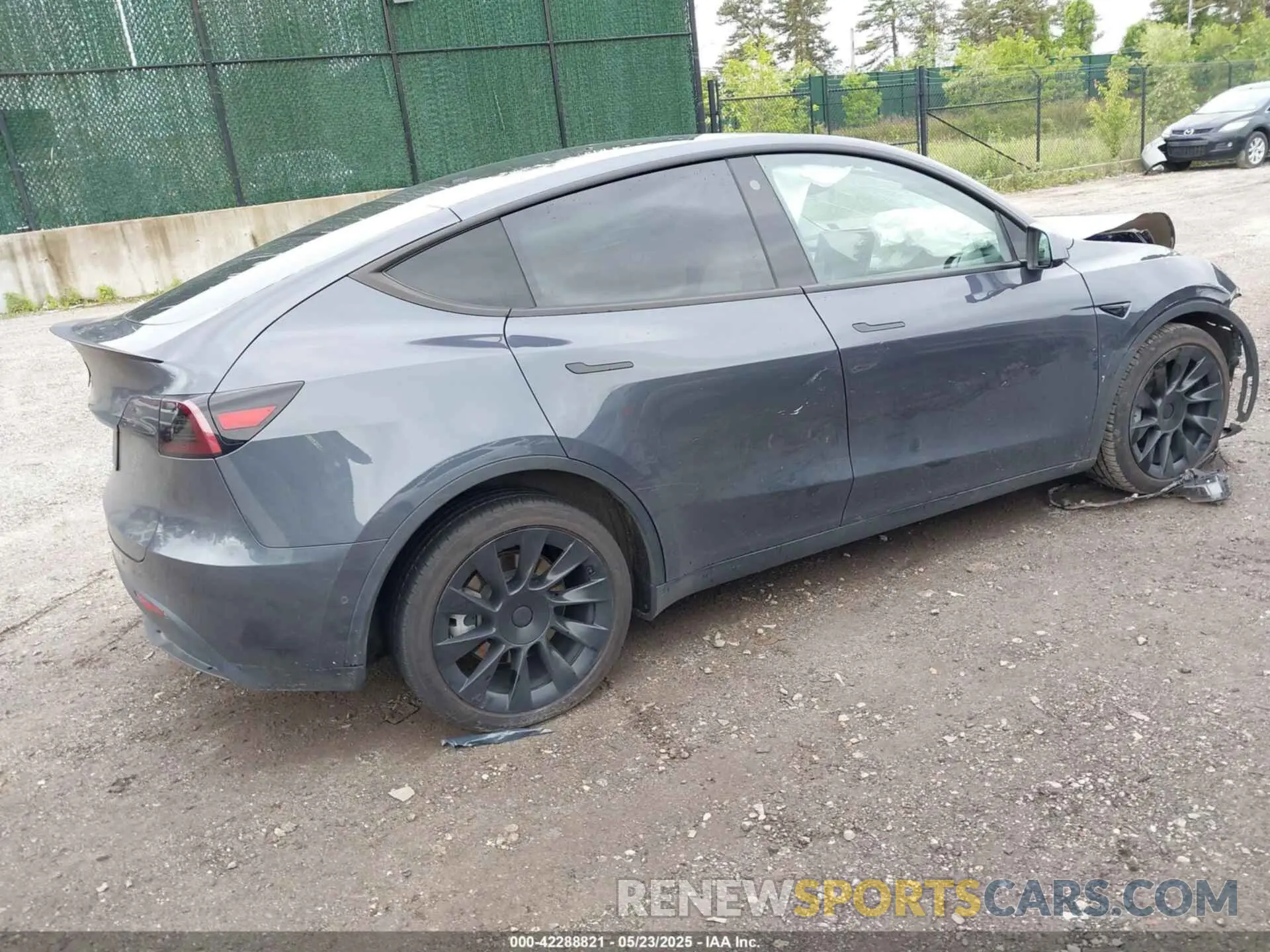 4 Photograph of a damaged car 7SAYGDEE9NF424248 TESLA MODEL Y 2022