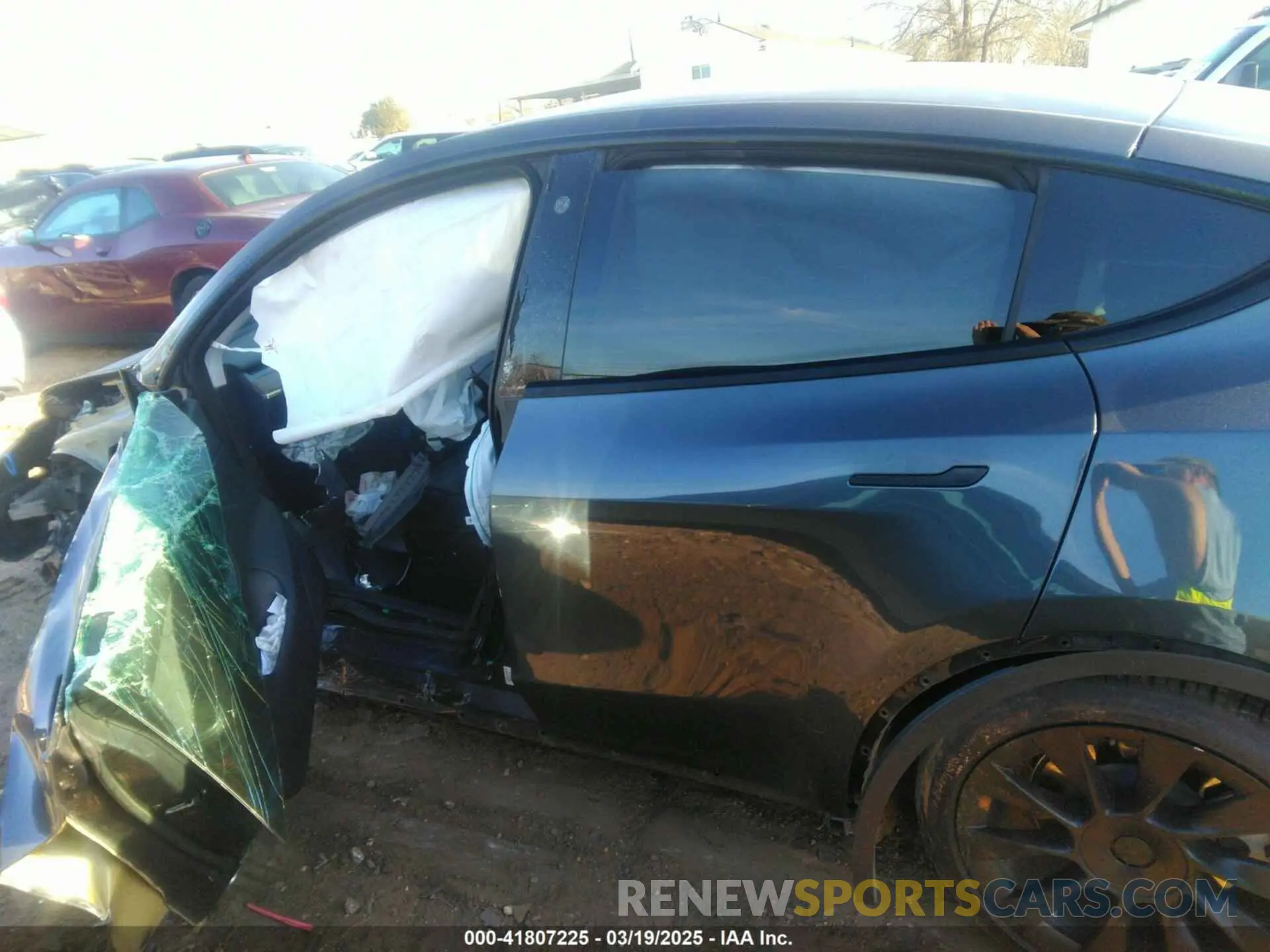 13 Photograph of a damaged car 7SAYGDEE9NF424928 TESLA MODEL Y 2022