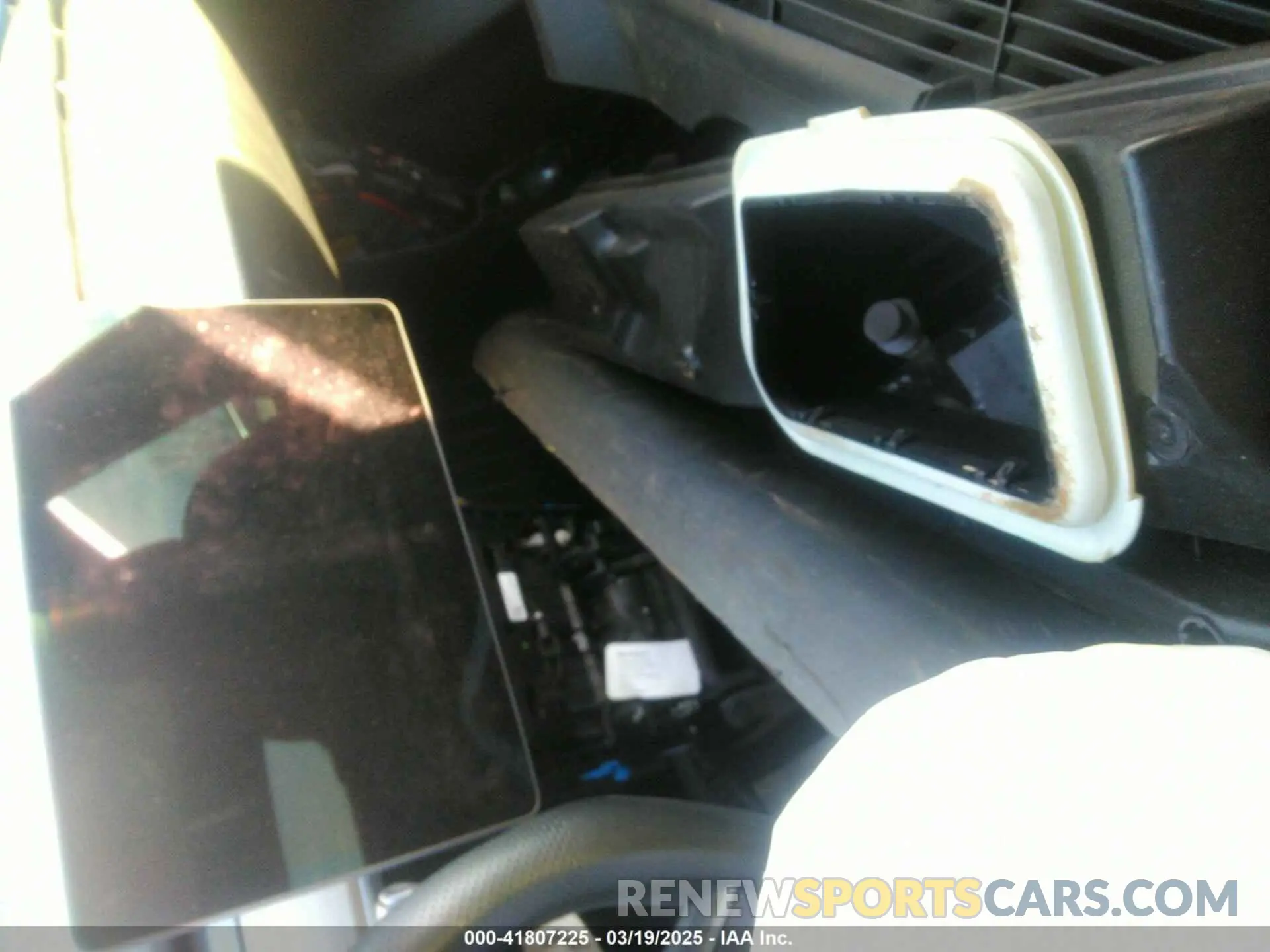 14 Photograph of a damaged car 7SAYGDEE9NF424928 TESLA MODEL Y 2022