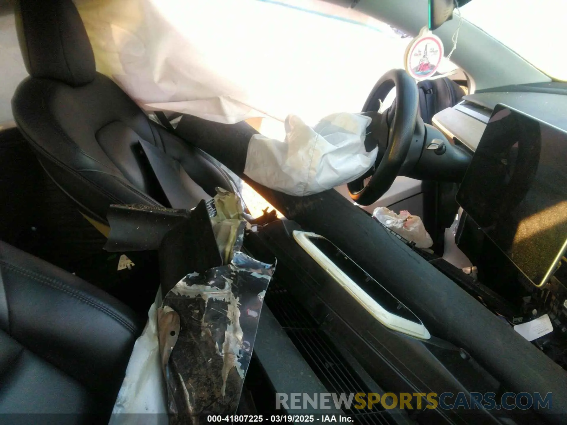 5 Photograph of a damaged car 7SAYGDEE9NF424928 TESLA MODEL Y 2022