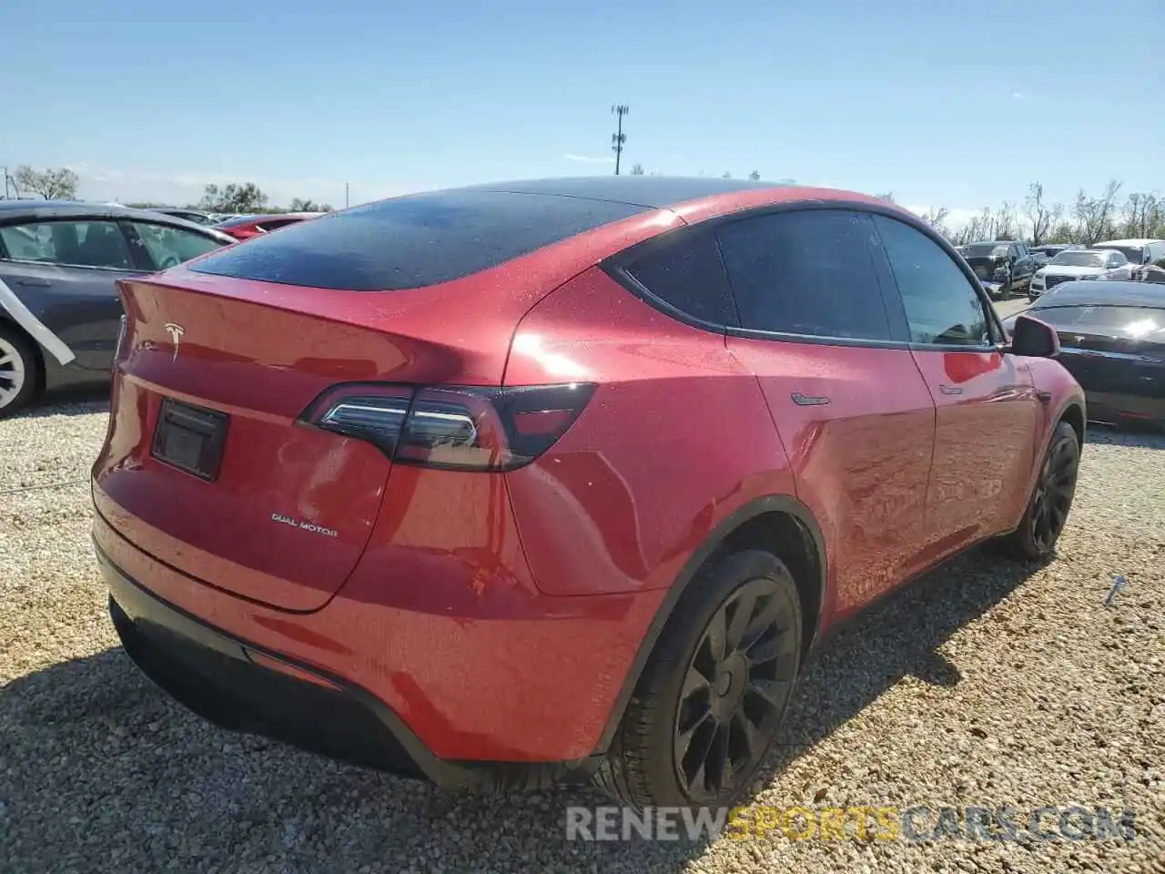 4 Photograph of a damaged car 7SAYGDEE9NF431099 TESLA MODEL Y 2022