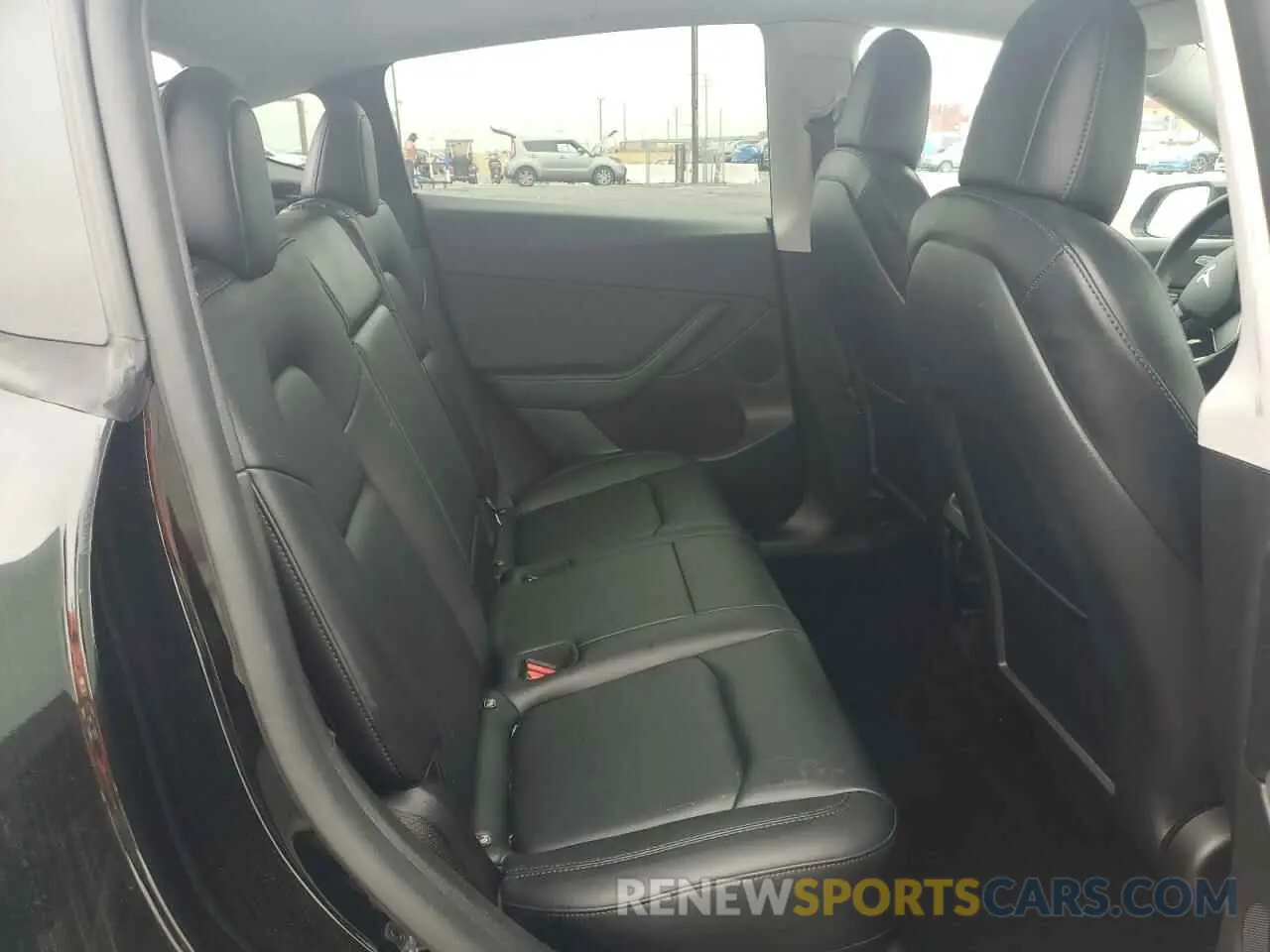 11 Photograph of a damaged car 7SAYGDEE9NF450350 TESLA MODEL Y 2022