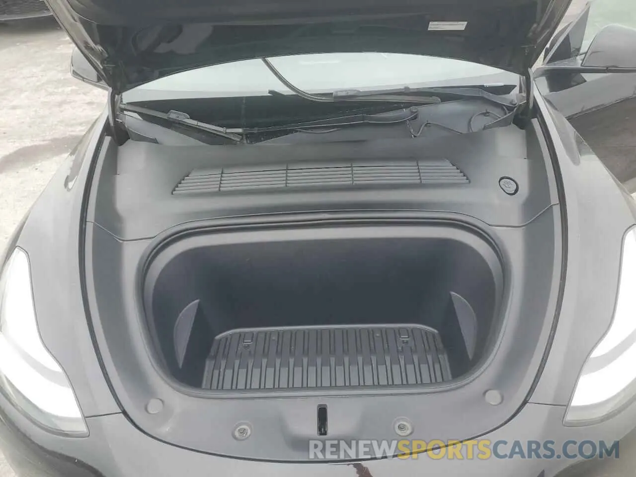 12 Photograph of a damaged car 7SAYGDEE9NF450350 TESLA MODEL Y 2022