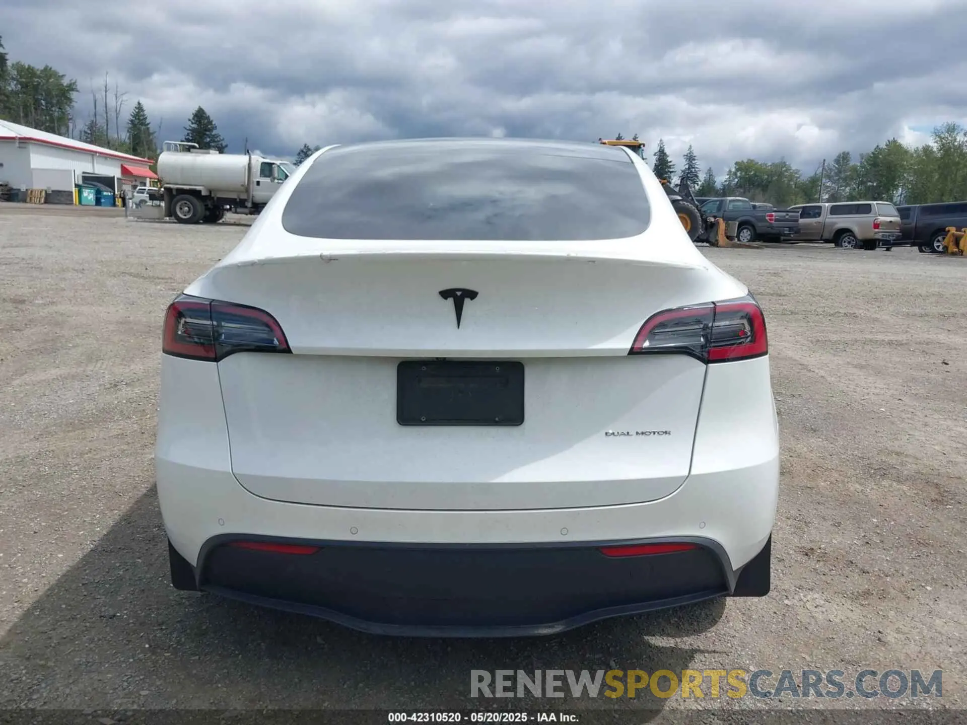 16 Photograph of a damaged car 7SAYGDEE9NF494901 TESLA MODEL Y 2022