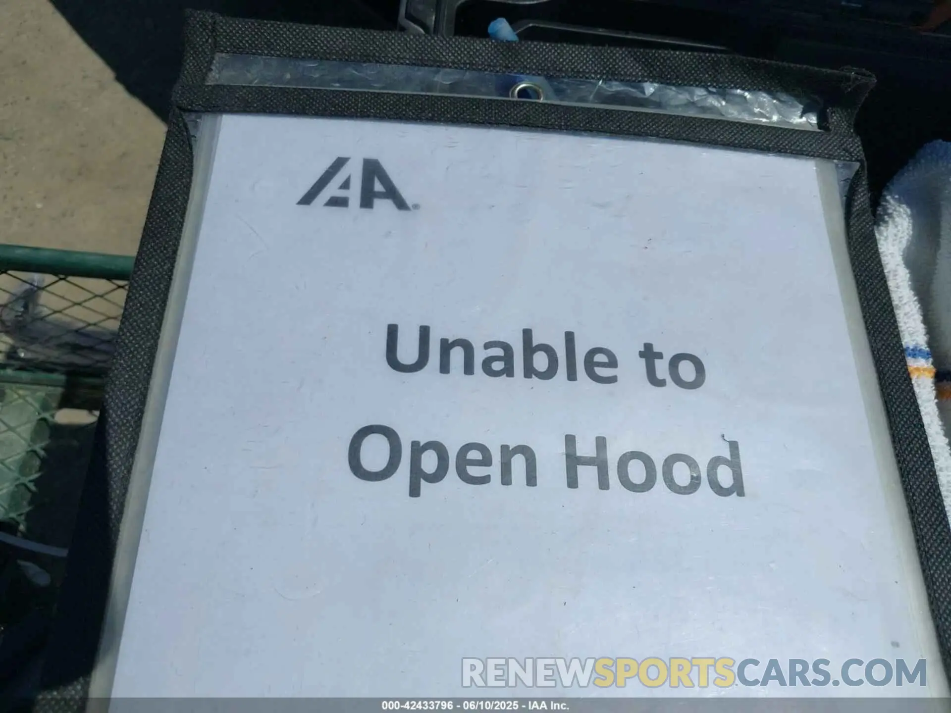 10 Photograph of a damaged car 7SAYGDEE9NF509655 TESLA MODEL Y 2022