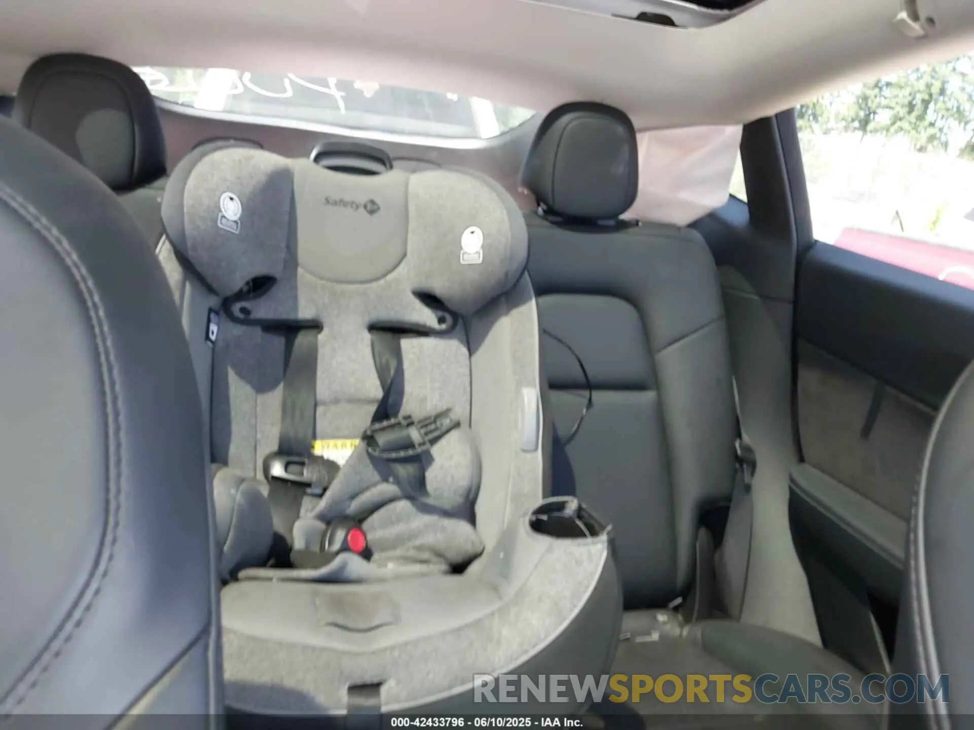 8 Photograph of a damaged car 7SAYGDEE9NF509655 TESLA MODEL Y 2022