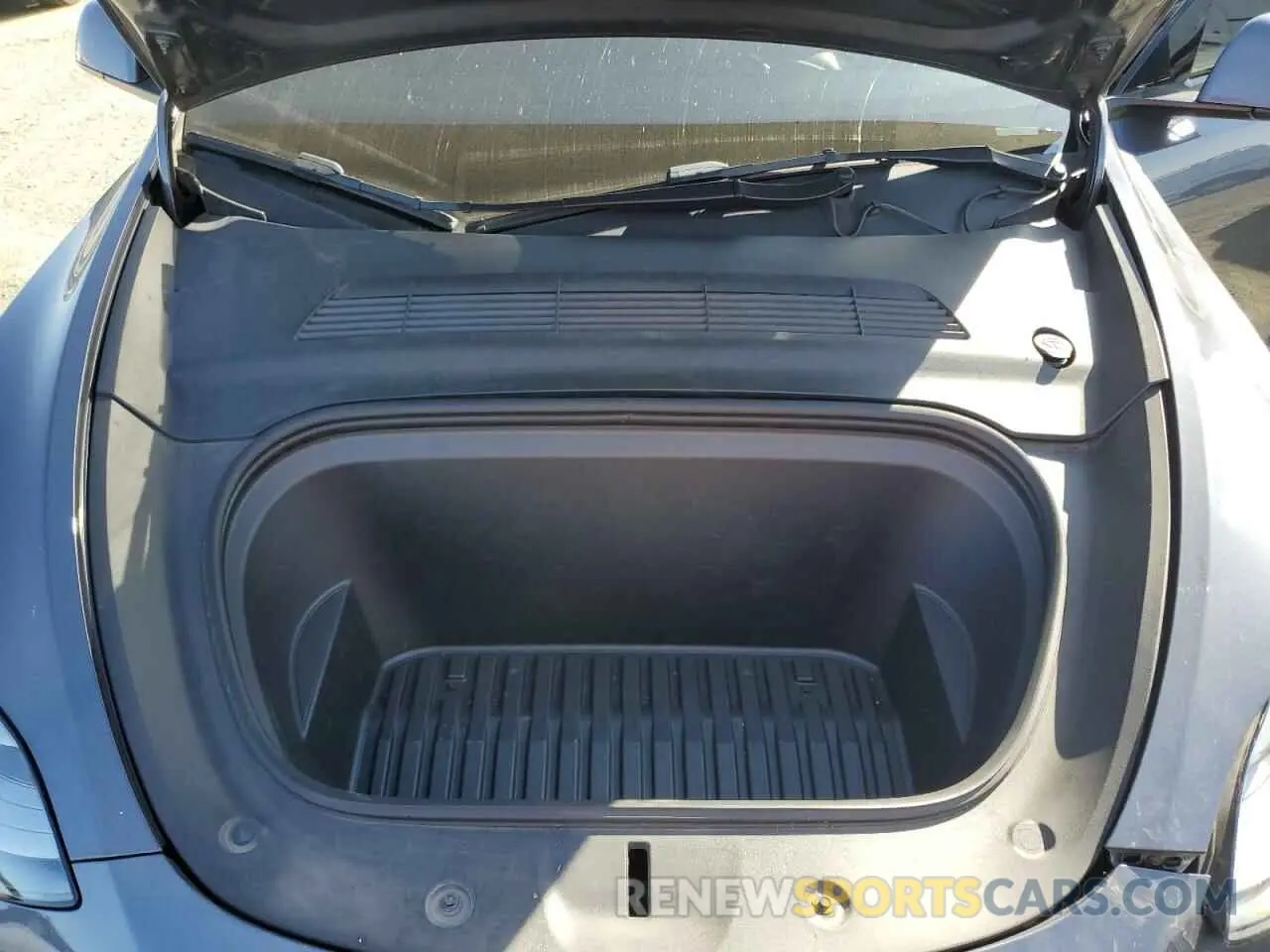 12 Photograph of a damaged car 7SAYGDEE9NF555132 TESLA MODEL Y 2022