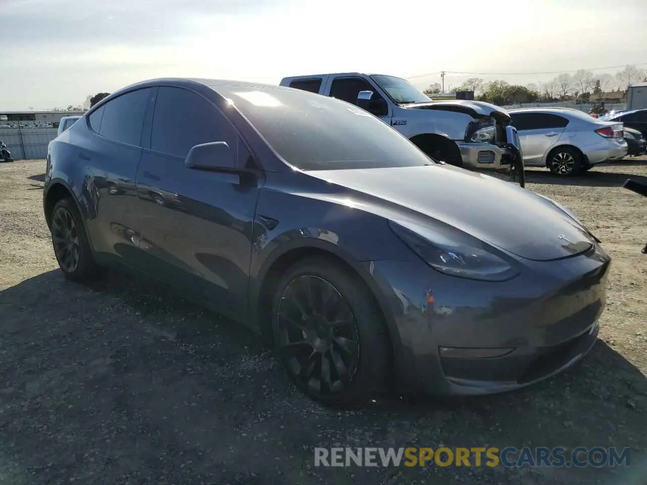 4 Photograph of a damaged car 7SAYGDEE9NF555132 TESLA MODEL Y 2022