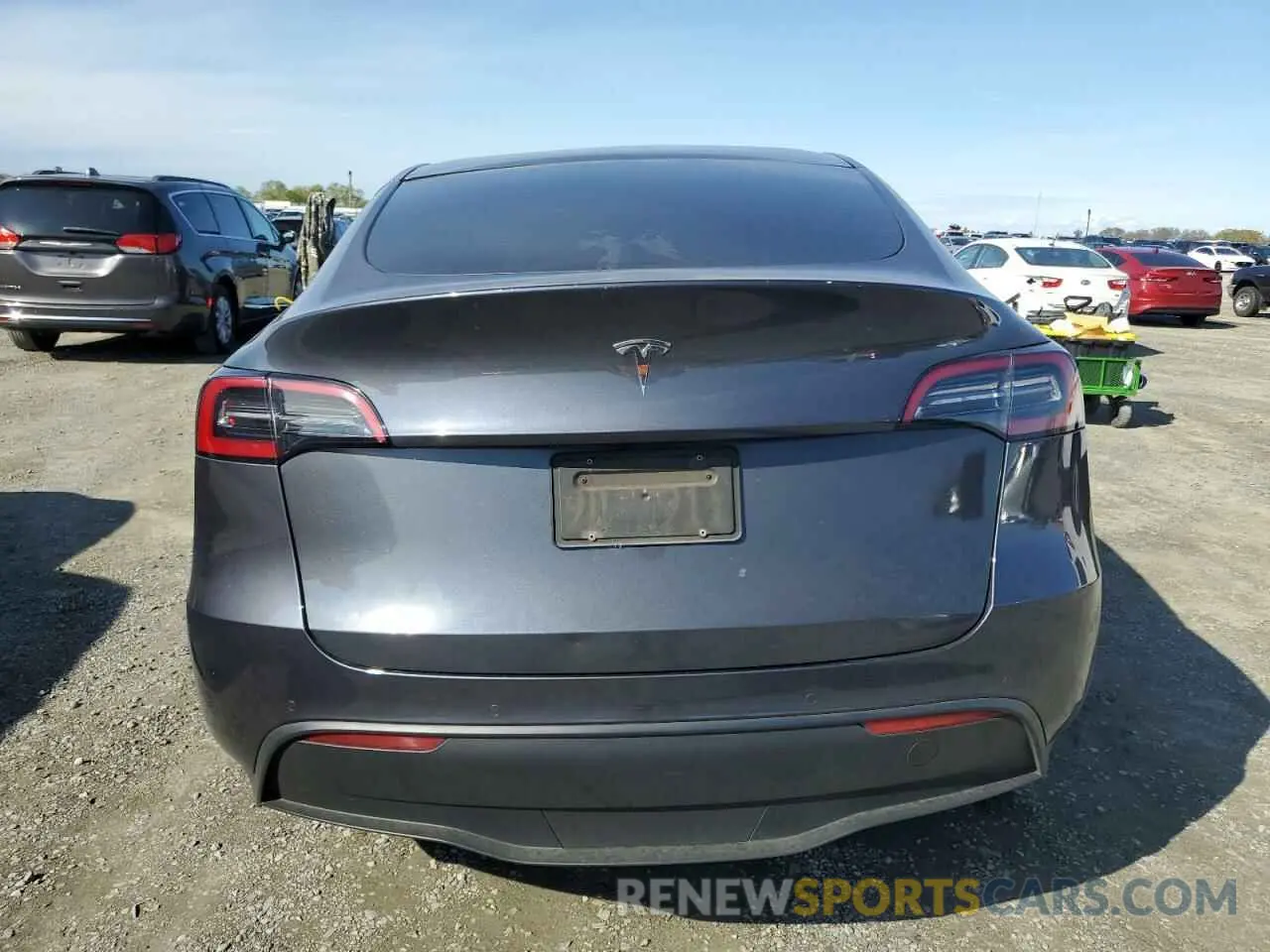 6 Photograph of a damaged car 7SAYGDEE9NF555132 TESLA MODEL Y 2022