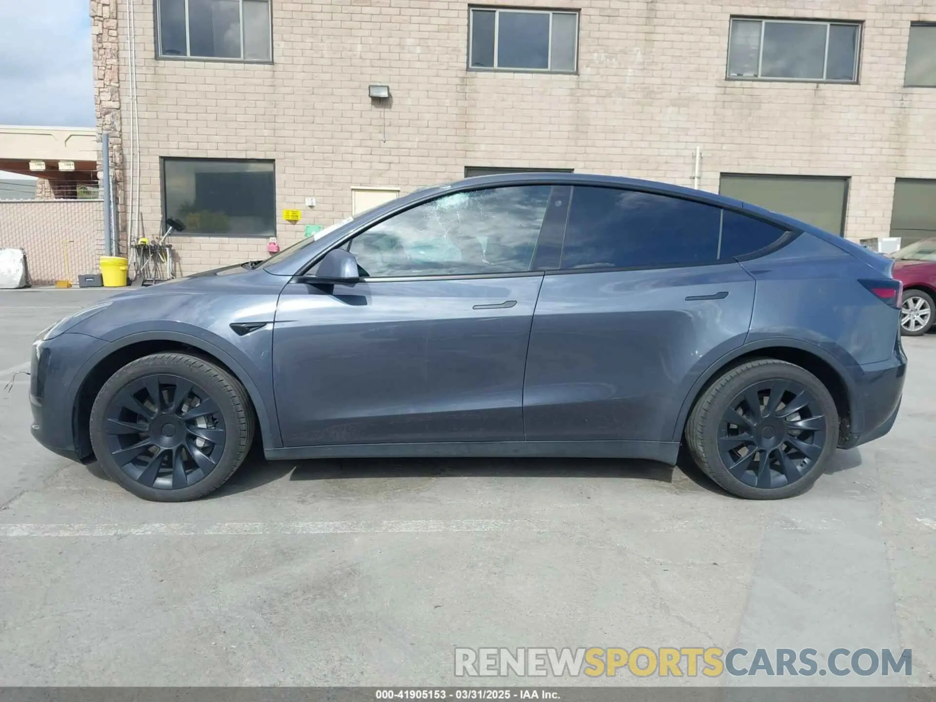 14 Photograph of a damaged car 7SAYGDEE9NF557382 TESLA MODEL Y 2022