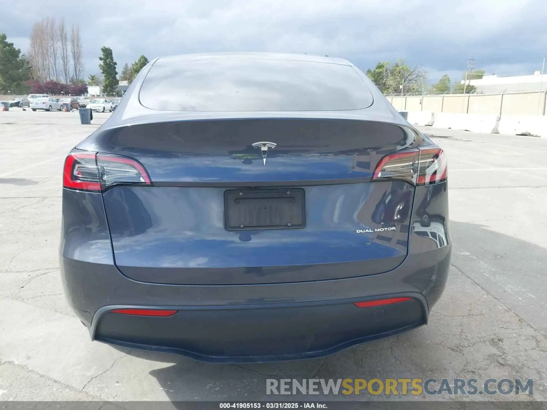 16 Photograph of a damaged car 7SAYGDEE9NF557382 TESLA MODEL Y 2022