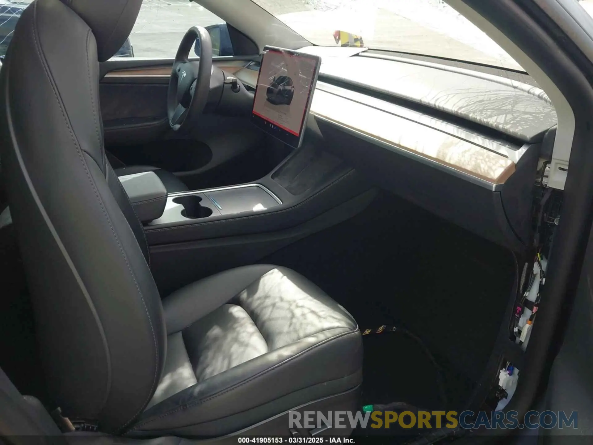 5 Photograph of a damaged car 7SAYGDEE9NF557382 TESLA MODEL Y 2022