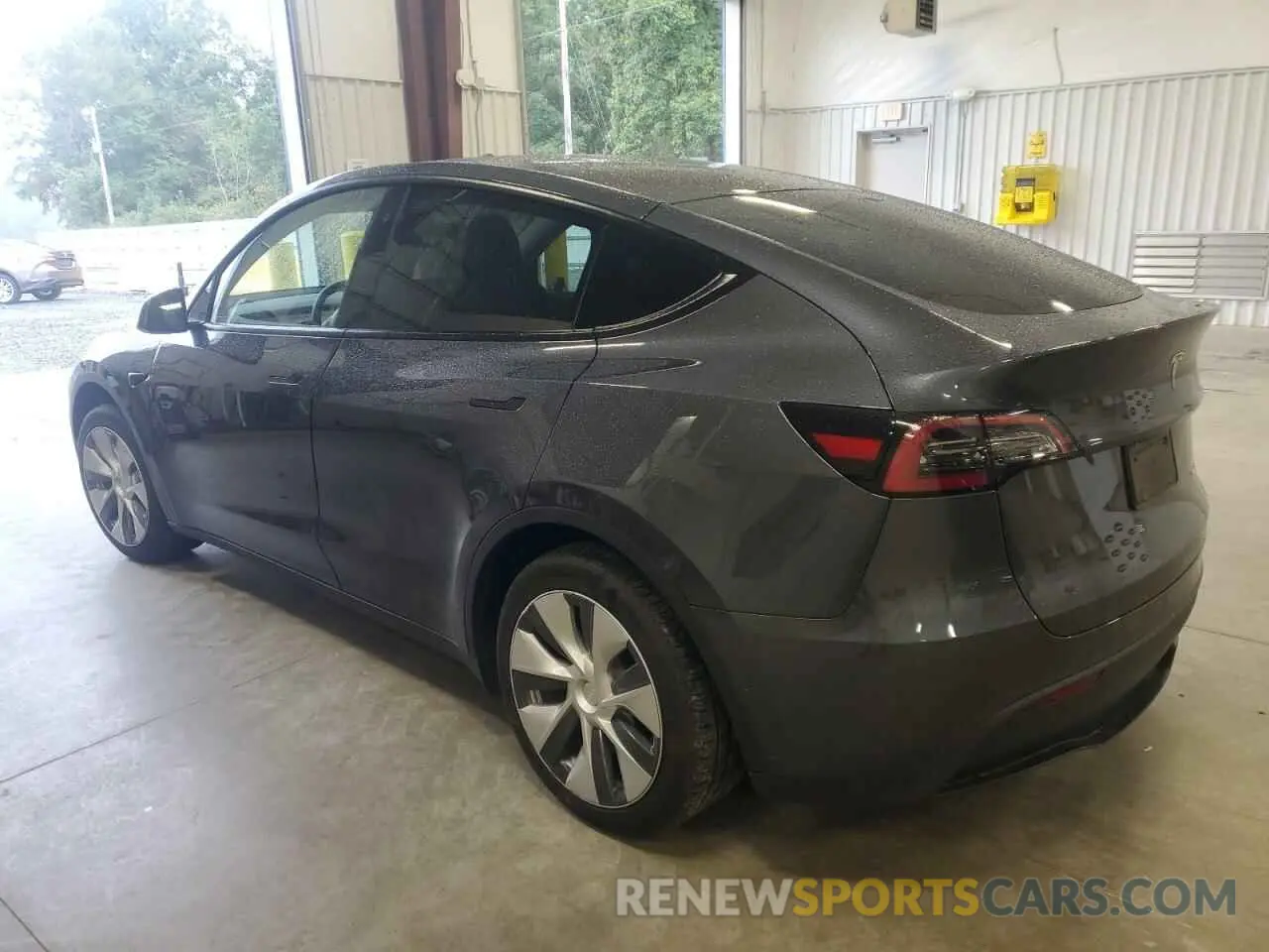 2 Photograph of a damaged car 7SAYGDEEXNA005385 TESLA MODEL Y 2022