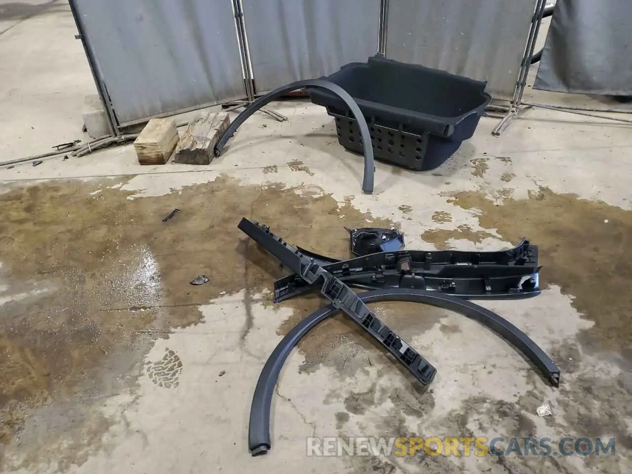 12 Photograph of a damaged car 7SAYGDEEXNA012904 TESLA MODEL Y 2022