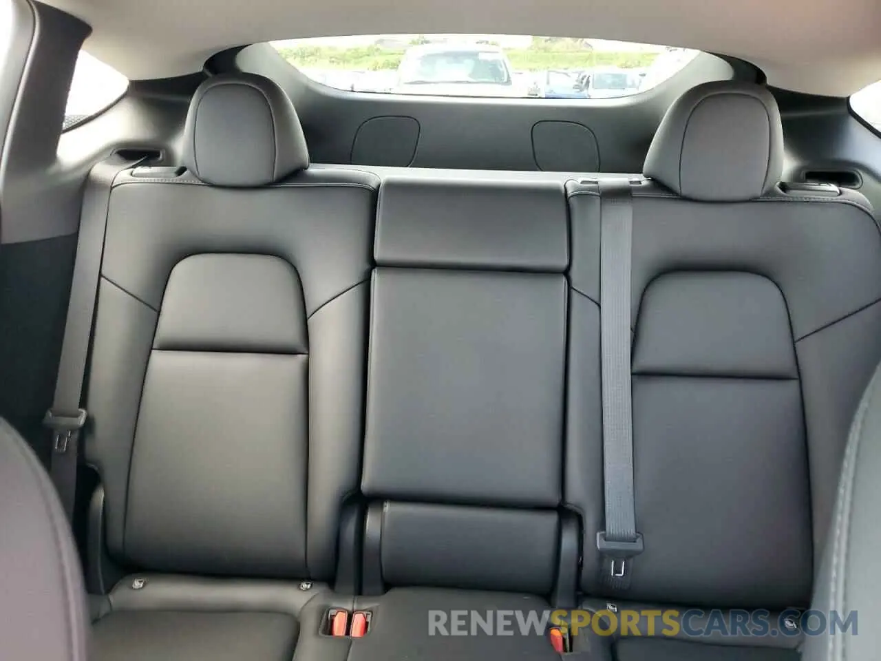 10 Photograph of a damaged car 7SAYGDEEXNA013681 TESLA MODEL Y 2022