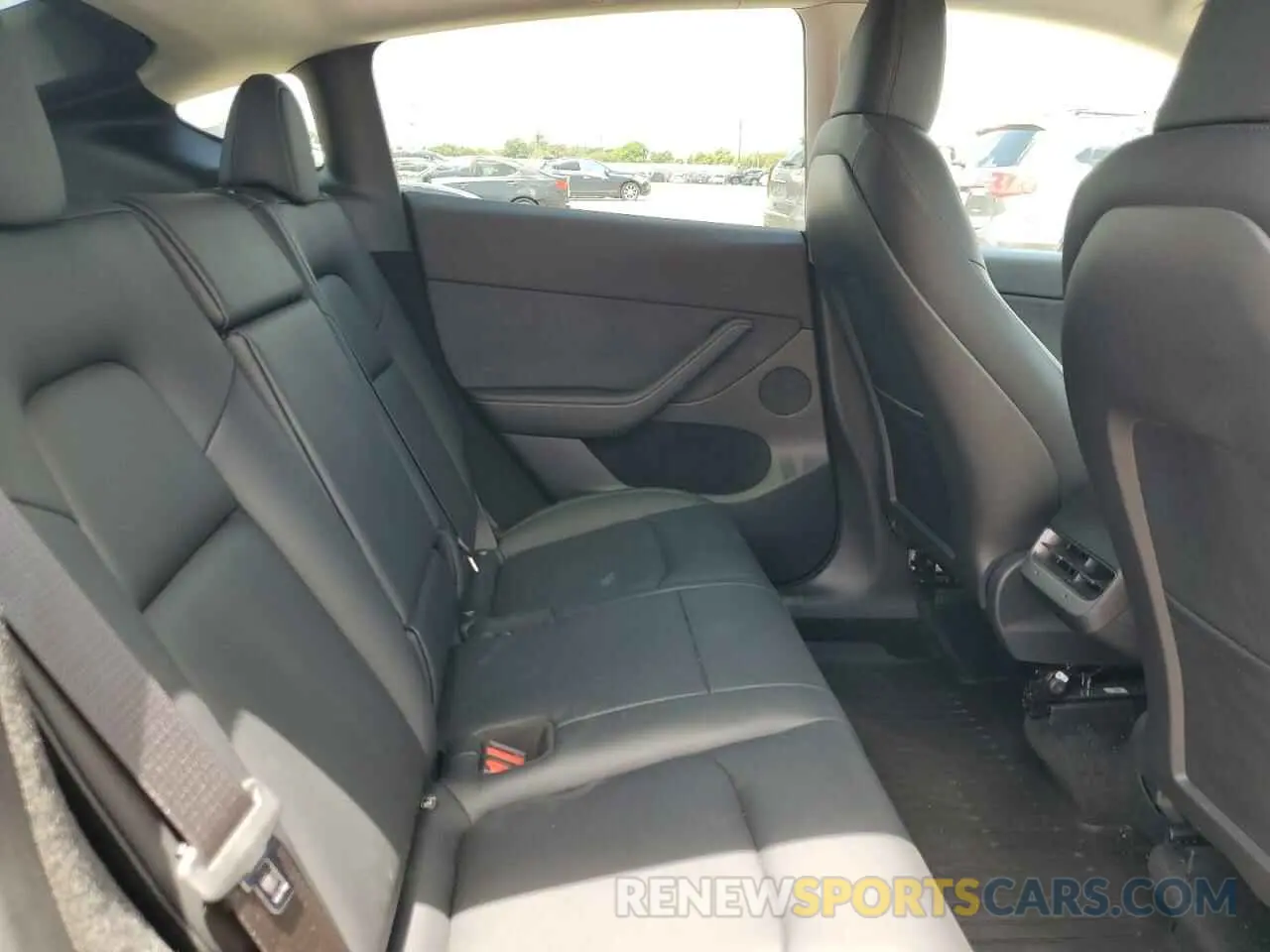 11 Photograph of a damaged car 7SAYGDEEXNA013681 TESLA MODEL Y 2022