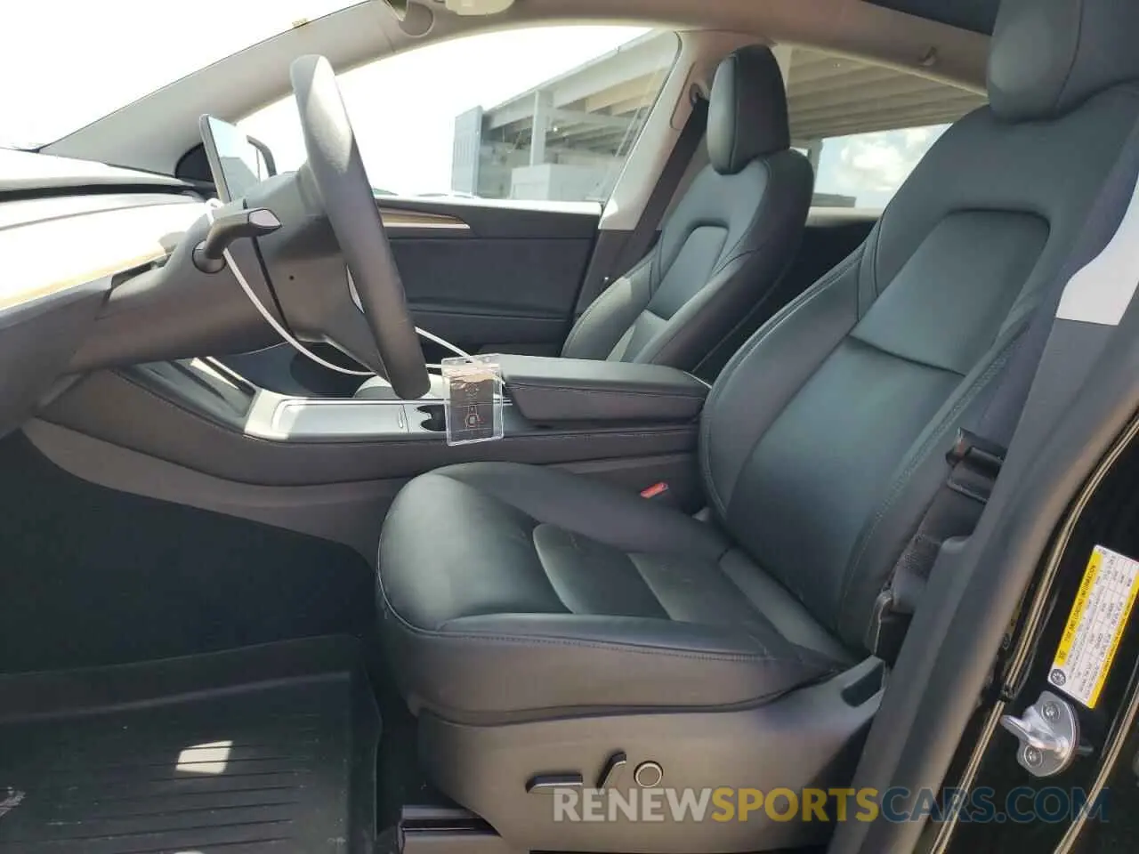 7 Photograph of a damaged car 7SAYGDEEXNA013681 TESLA MODEL Y 2022