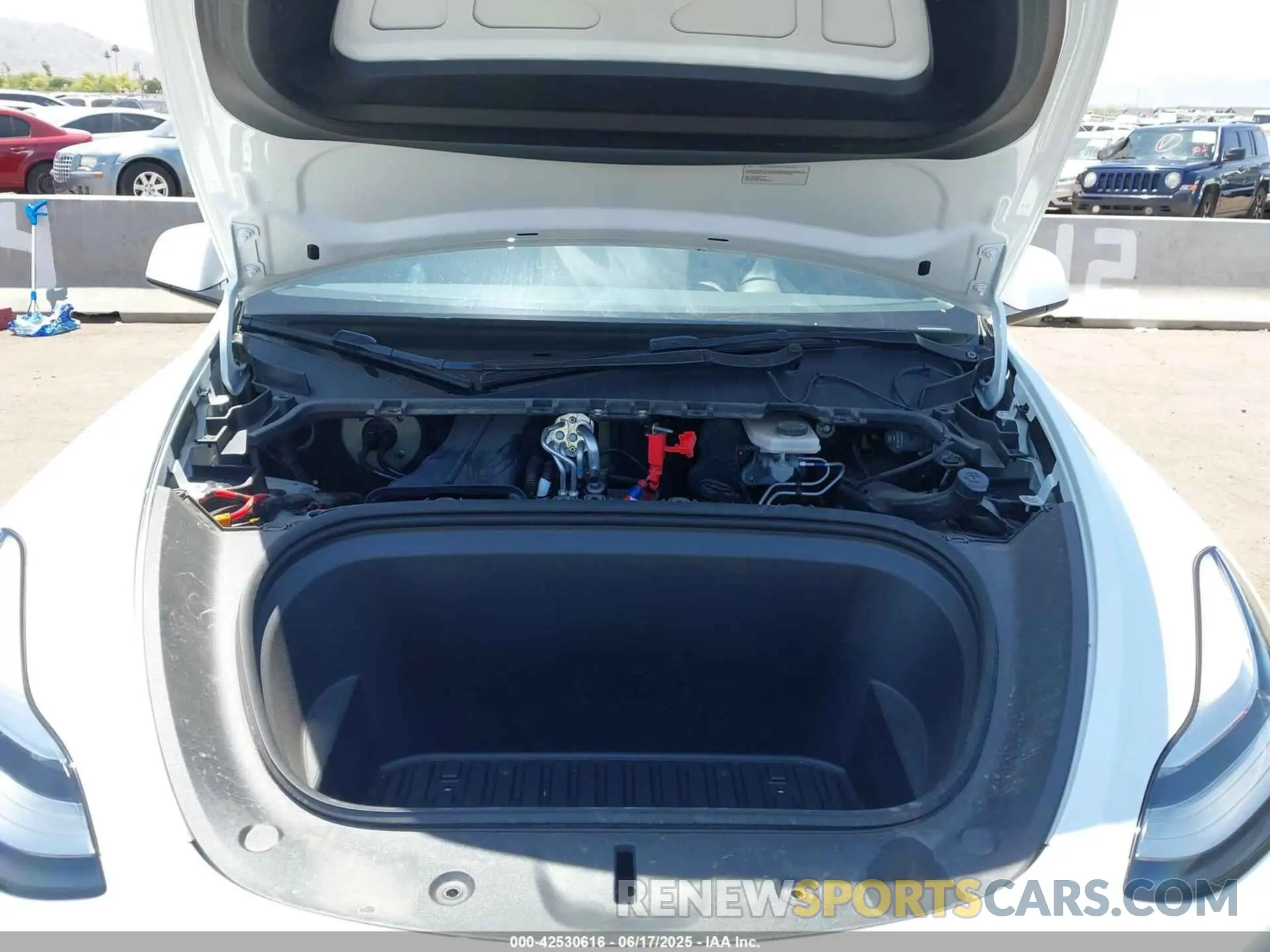10 Photograph of a damaged car 7SAYGDEEXNA014247 TESLA MODEL Y 2022