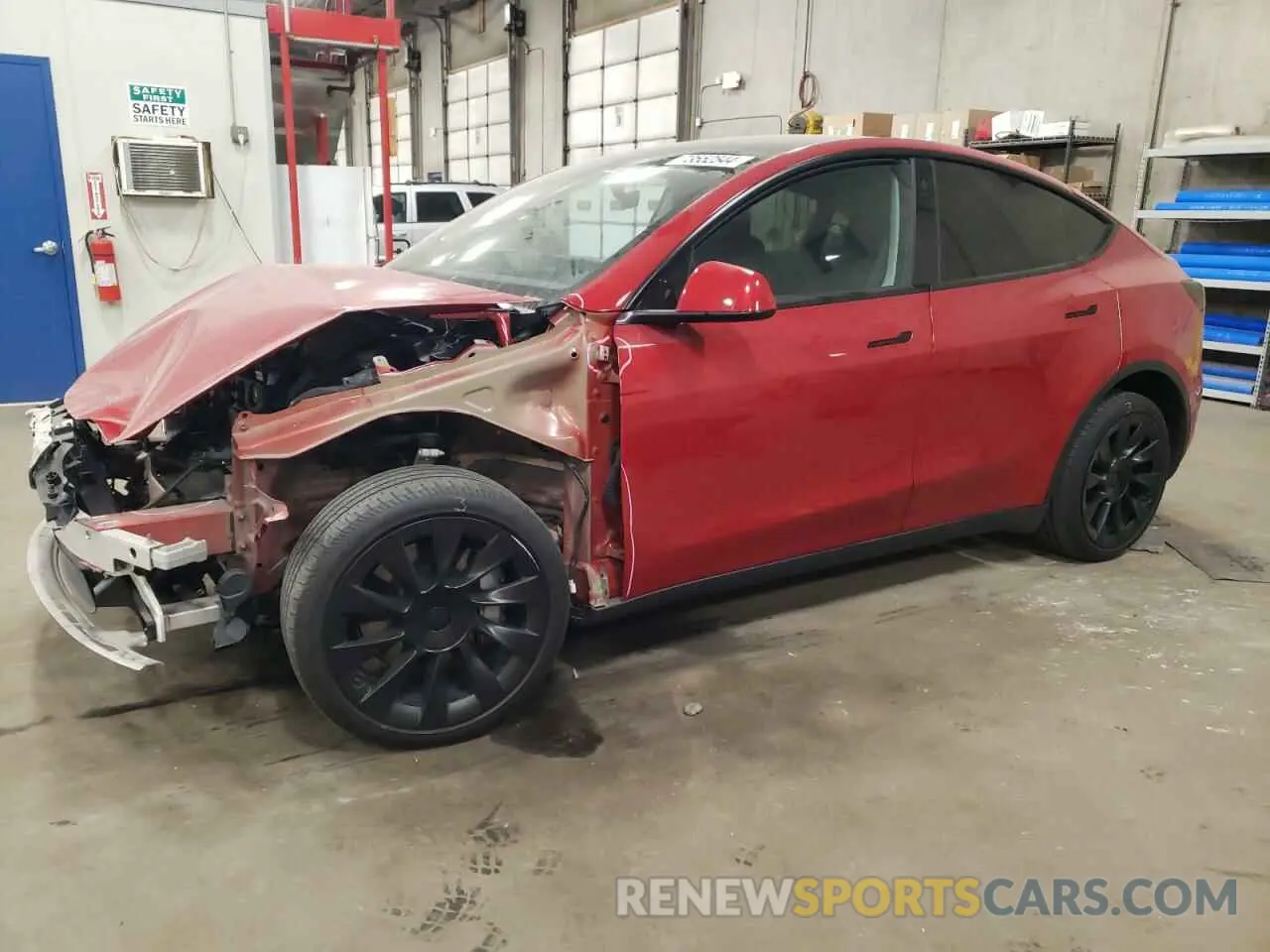 1 Photograph of a damaged car 7SAYGDEEXNA018475 TESLA MODEL Y 2022