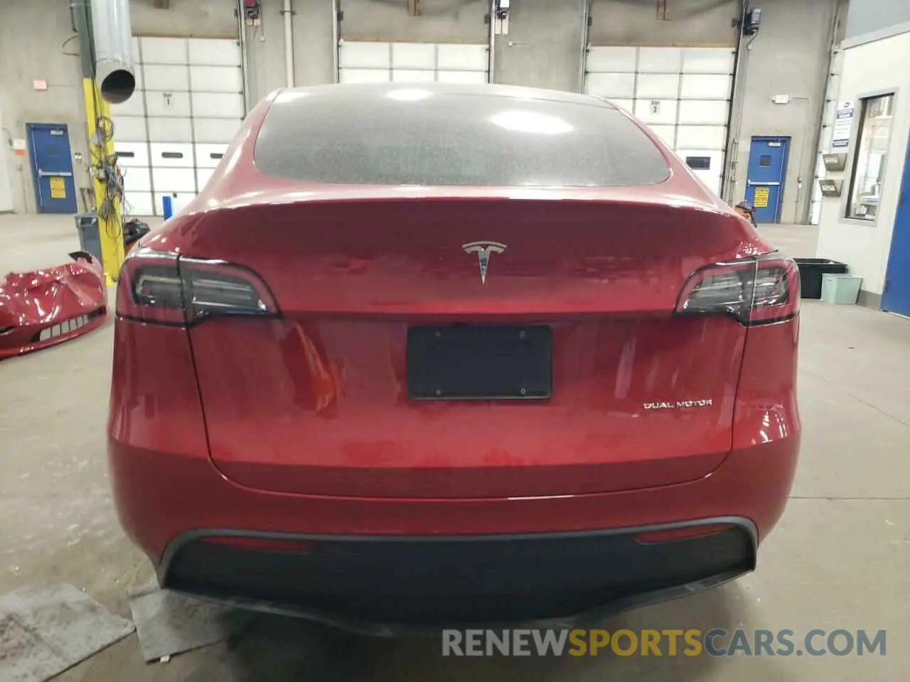 6 Photograph of a damaged car 7SAYGDEEXNA018475 TESLA MODEL Y 2022