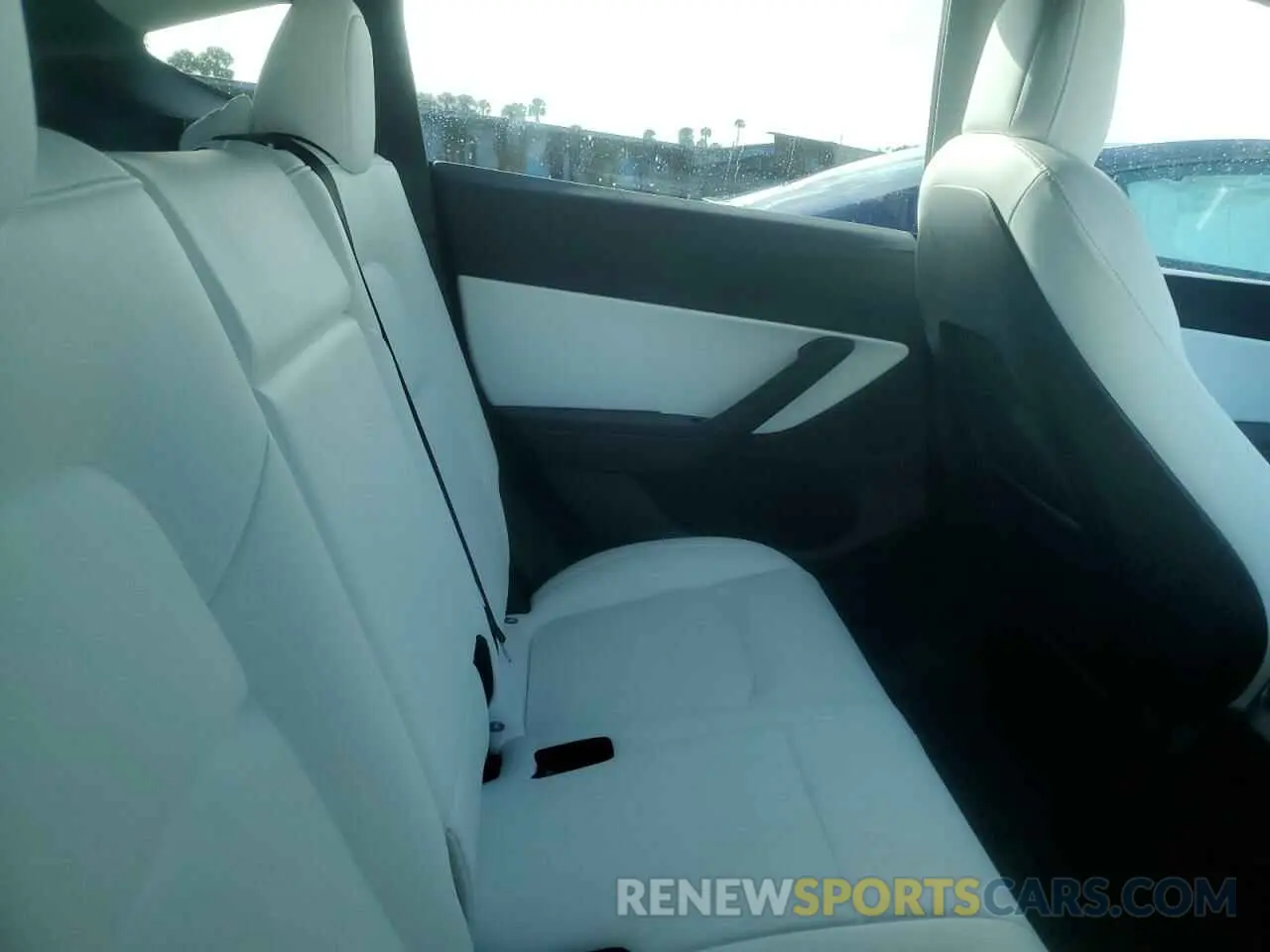 11 Photograph of a damaged car 7SAYGDEEXNF310825 TESLA MODEL Y 2022