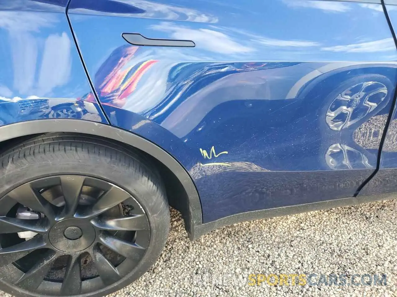 13 Photograph of a damaged car 7SAYGDEEXNF310825 TESLA MODEL Y 2022