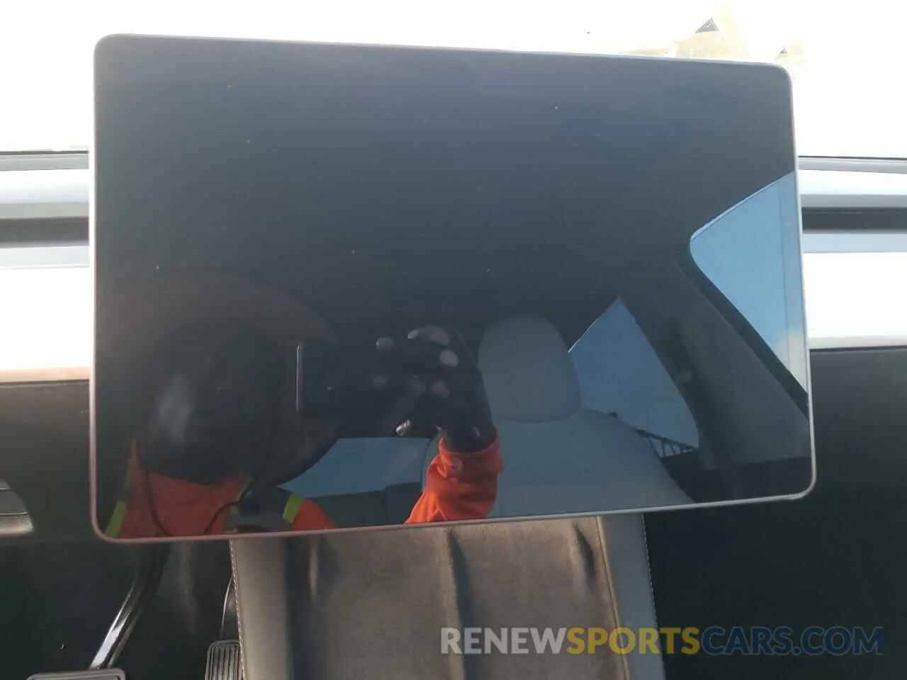 9 Photograph of a damaged car 7SAYGDEEXNF310825 TESLA MODEL Y 2022