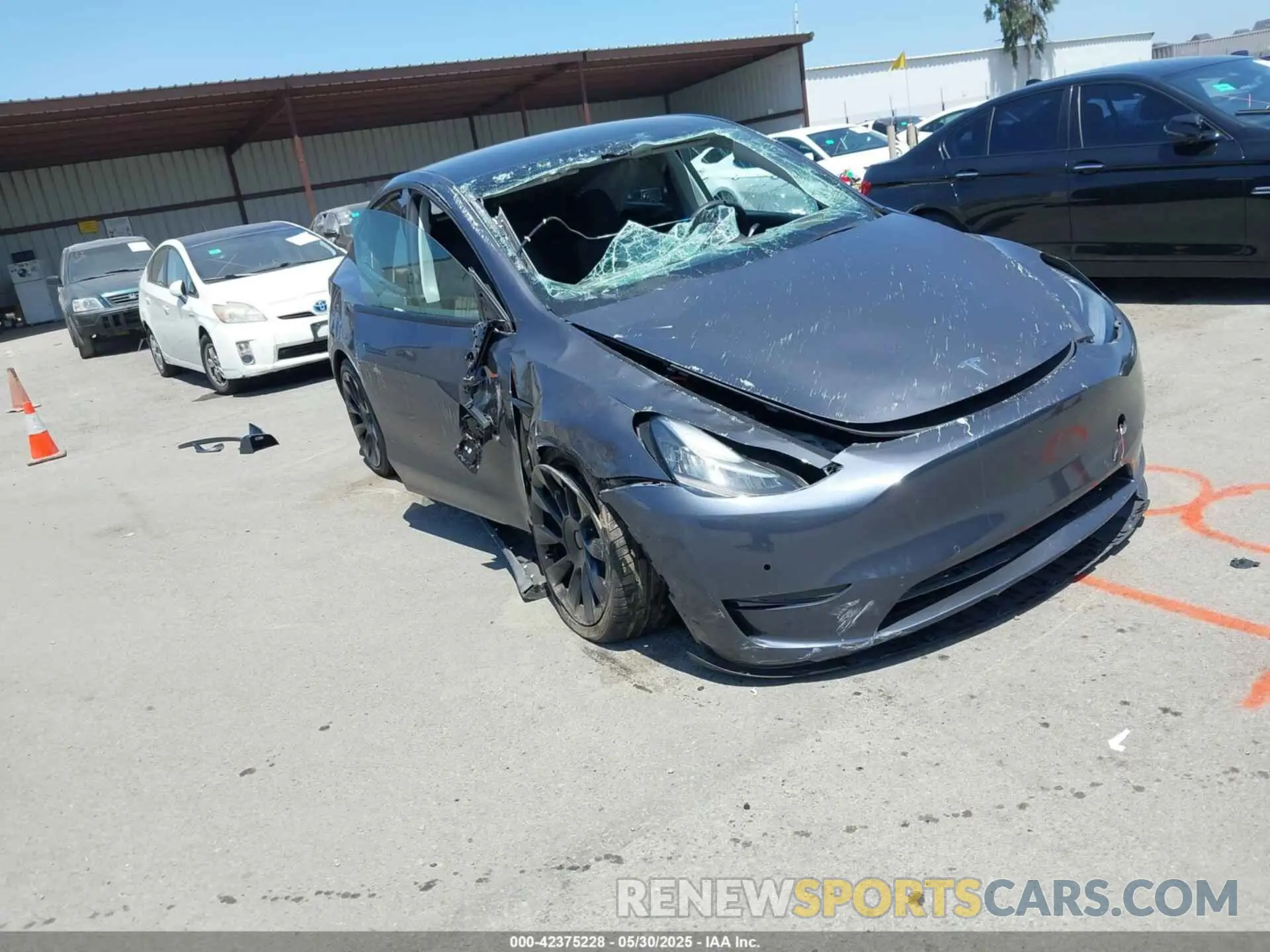 1 Photograph of a damaged car 7SAYGDEEXNF351701 TESLA MODEL Y 2022