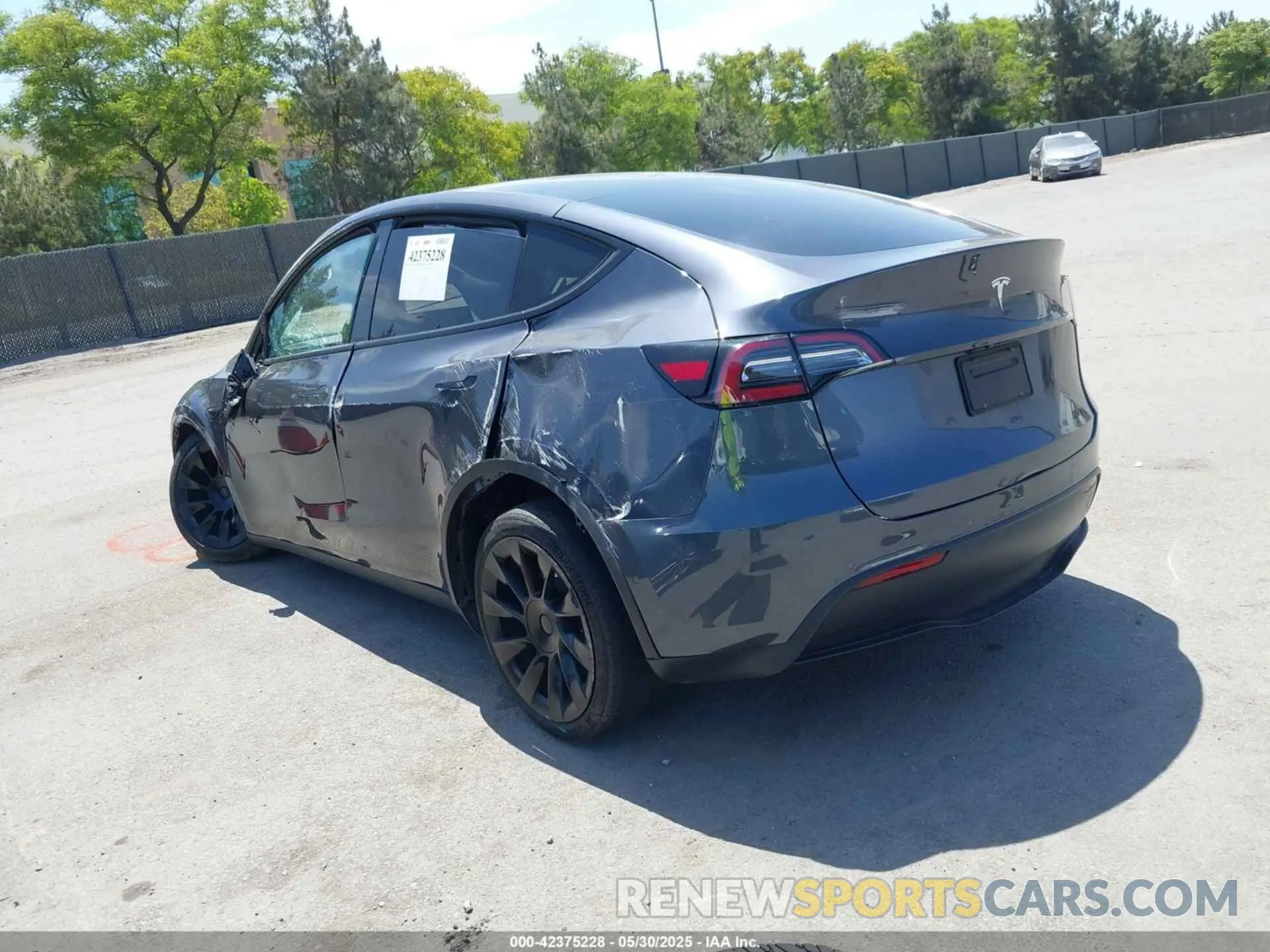 3 Photograph of a damaged car 7SAYGDEEXNF351701 TESLA MODEL Y 2022