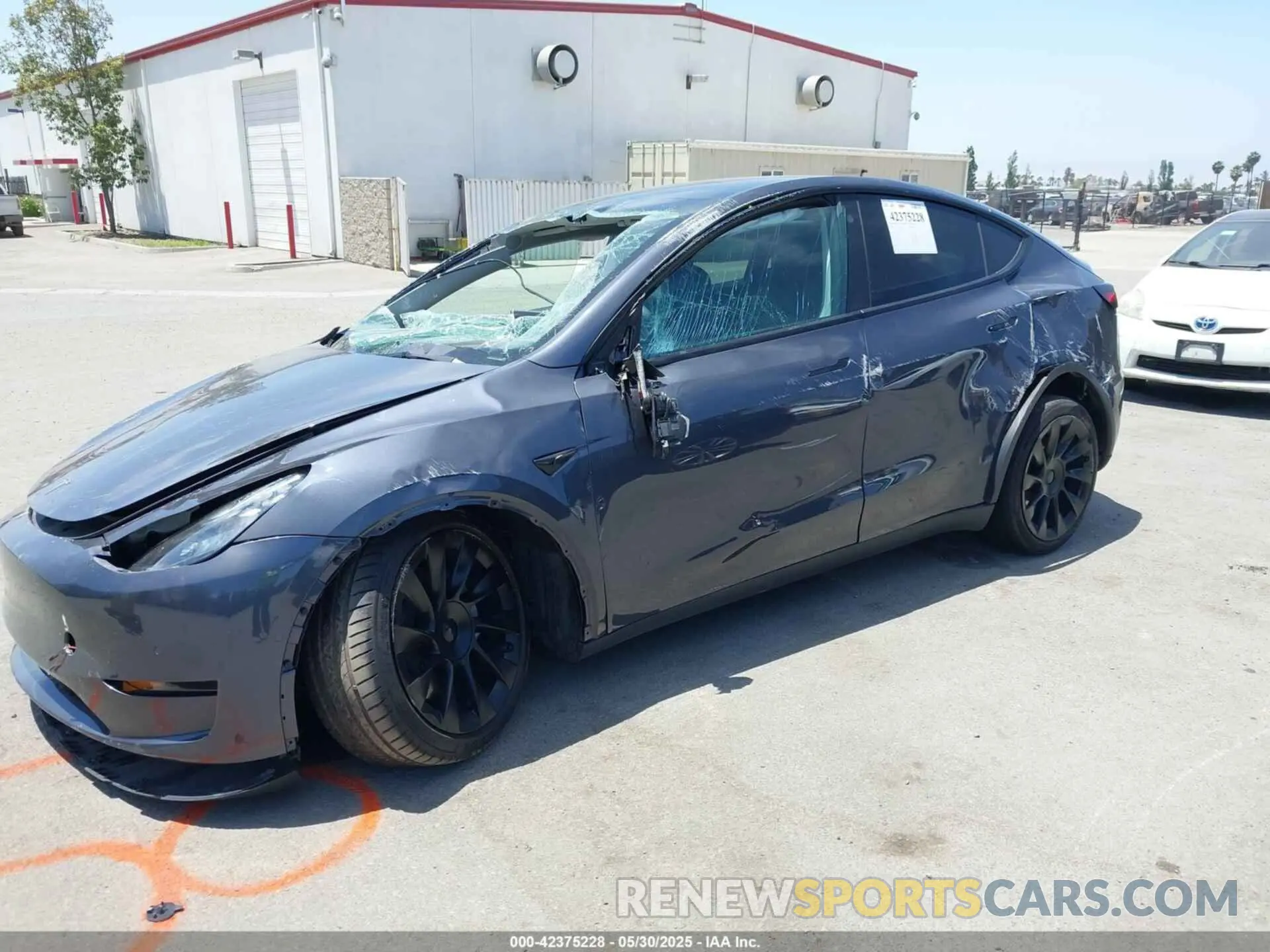 6 Photograph of a damaged car 7SAYGDEEXNF351701 TESLA MODEL Y 2022