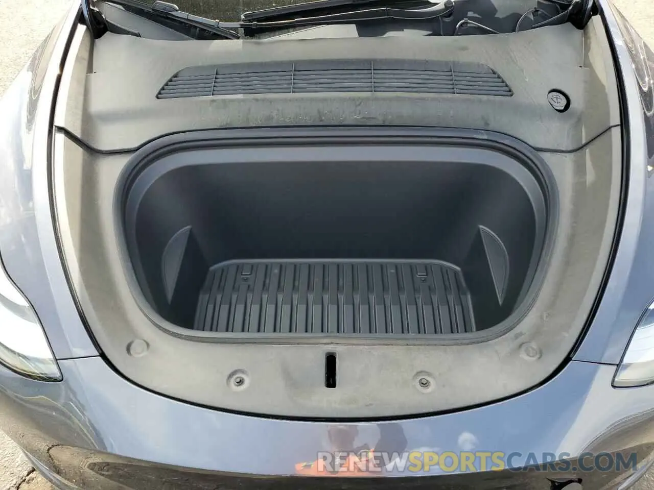 11 Photograph of a damaged car 7SAYGDEEXNF356834 TESLA MODEL Y 2022