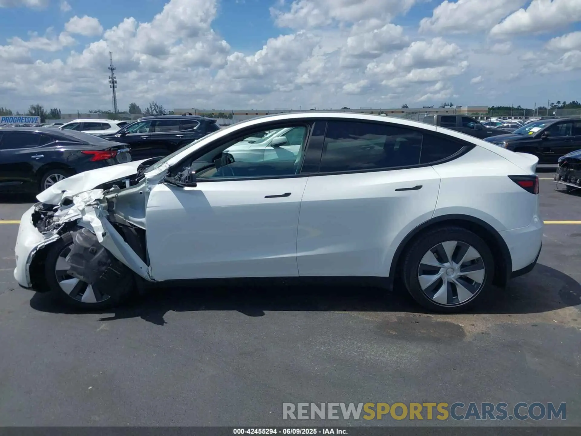 13 Photograph of a damaged car 7SAYGDEEXNF357160 TESLA MODEL Y 2022