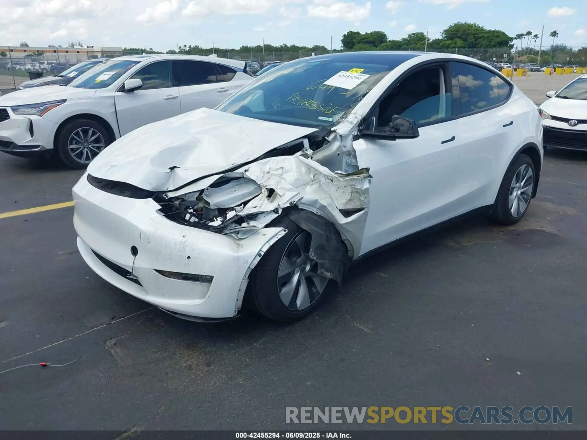 2 Photograph of a damaged car 7SAYGDEEXNF357160 TESLA MODEL Y 2022