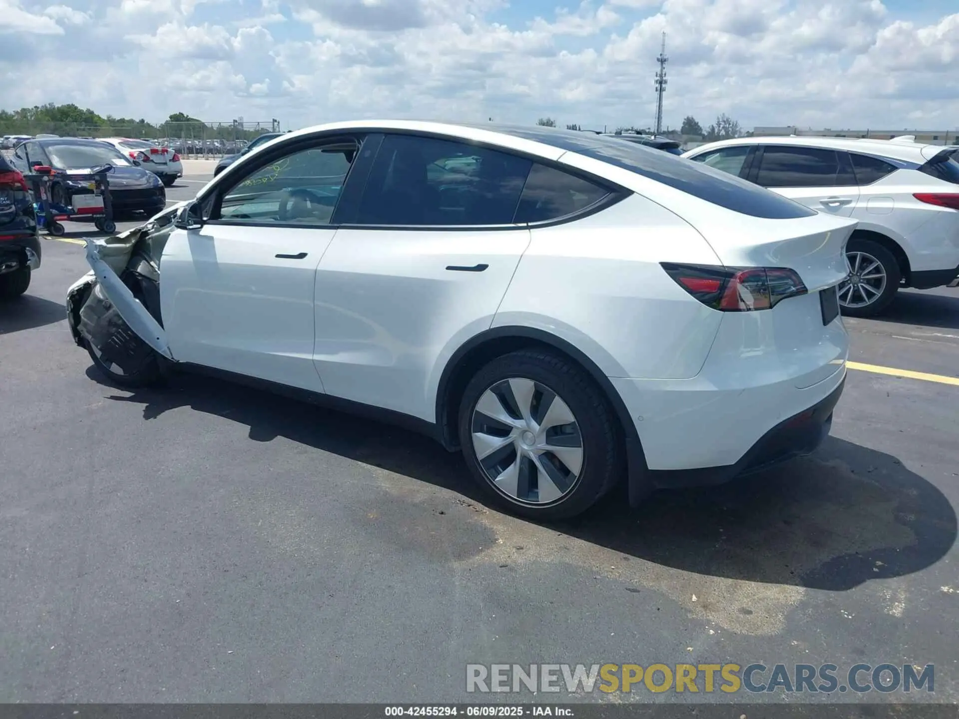 3 Photograph of a damaged car 7SAYGDEEXNF357160 TESLA MODEL Y 2022