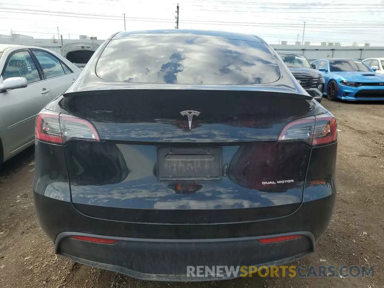 6 Photograph of a damaged car 7SAYGDEEXNF362343 TESLA MODEL Y 2022