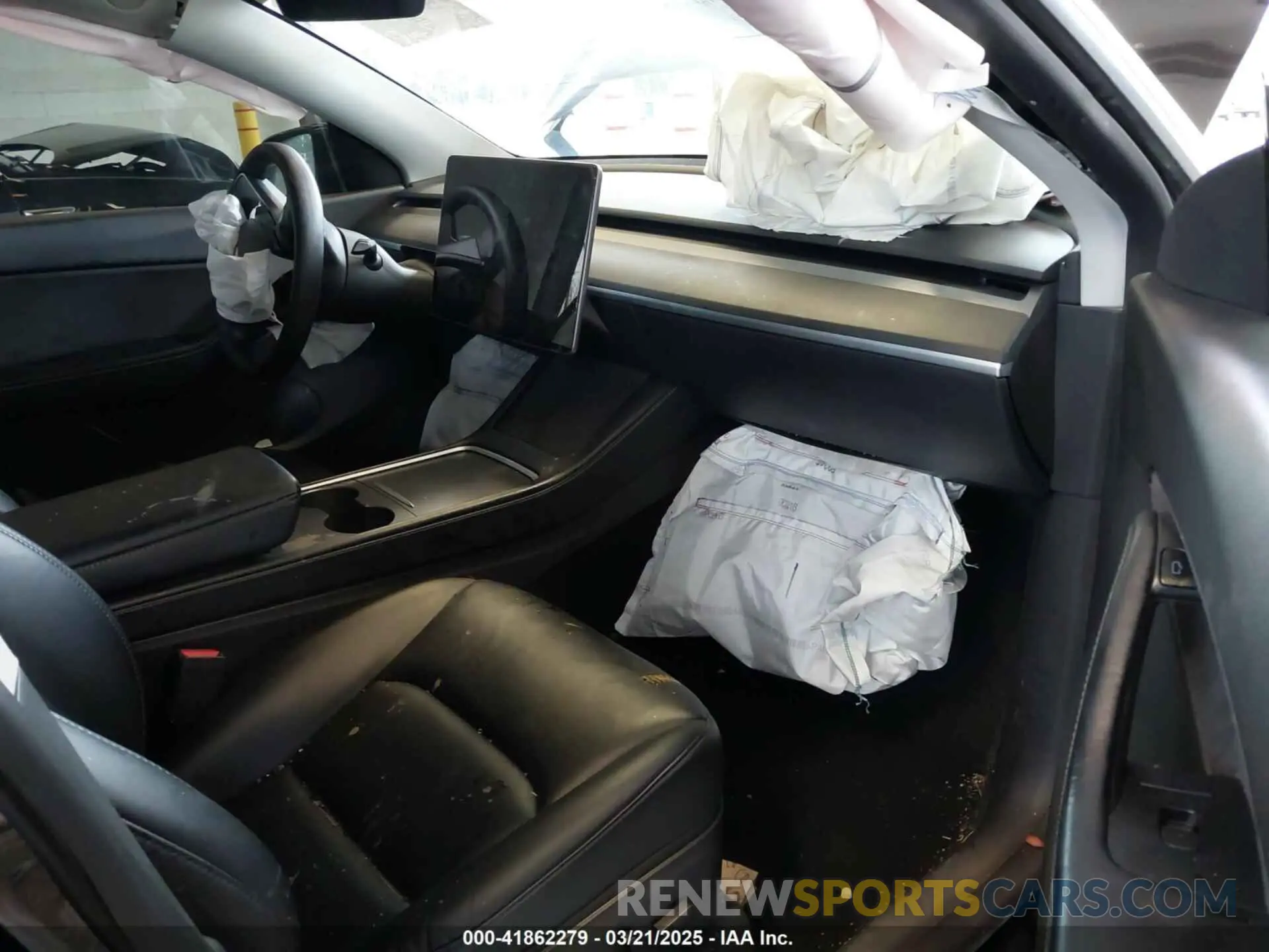 5 Photograph of a damaged car 7SAYGDEEXNF363914 TESLA MODEL Y 2022