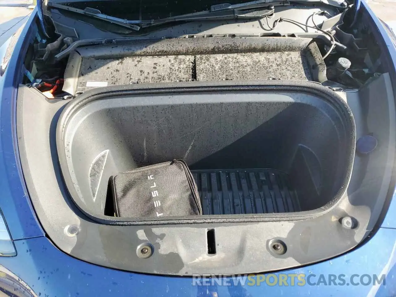 11 Photograph of a damaged car 7SAYGDEEXNF372693 TESLA MODEL Y 2022