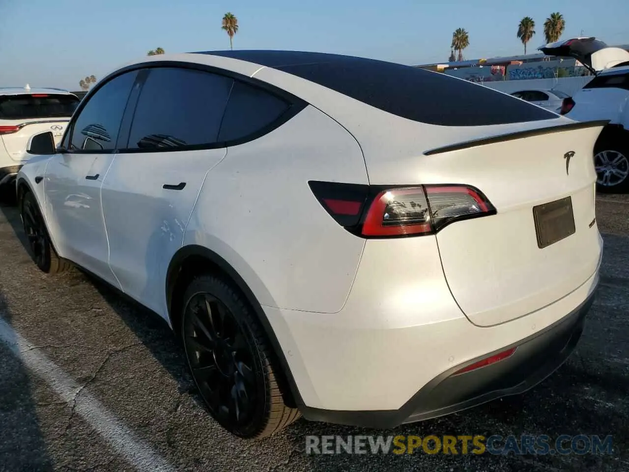 2 Photograph of a damaged car 7SAYGDEEXNF380521 TESLA MODEL Y 2022