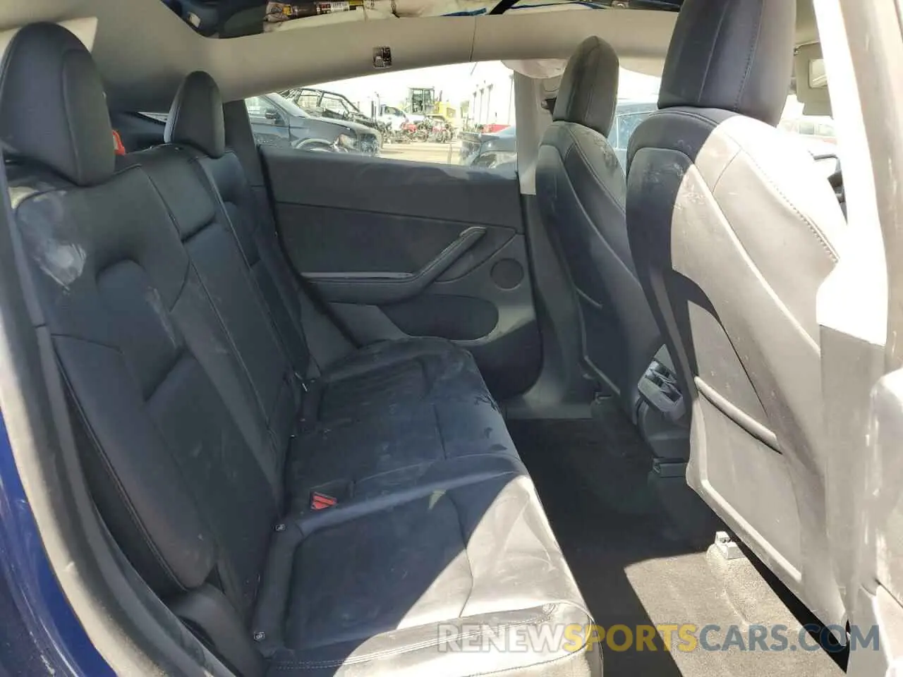 10 Photograph of a damaged car 7SAYGDEEXNF386268 TESLA MODEL Y 2022
