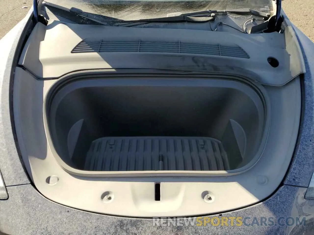 11 Photograph of a damaged car 7SAYGDEEXNF386268 TESLA MODEL Y 2022