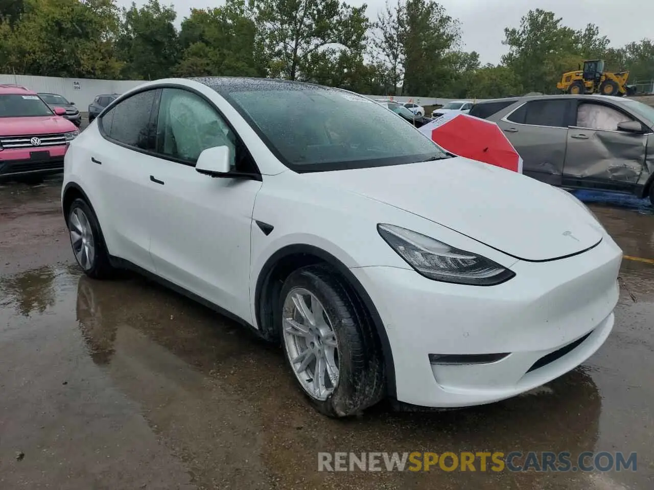 4 Photograph of a damaged car 7SAYGDEEXNF400511 TESLA MODEL Y 2022