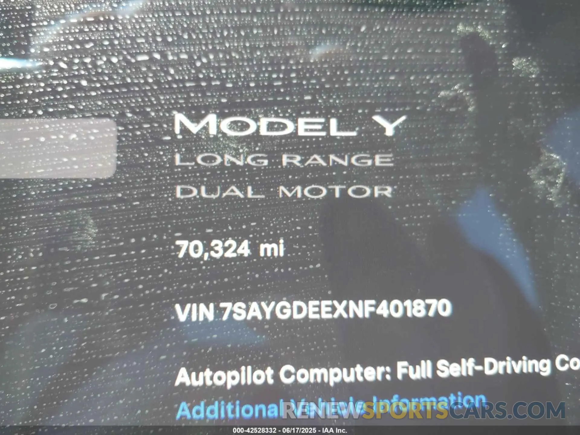 15 Photograph of a damaged car 7SAYGDEEXNF401870 TESLA MODEL Y 2022