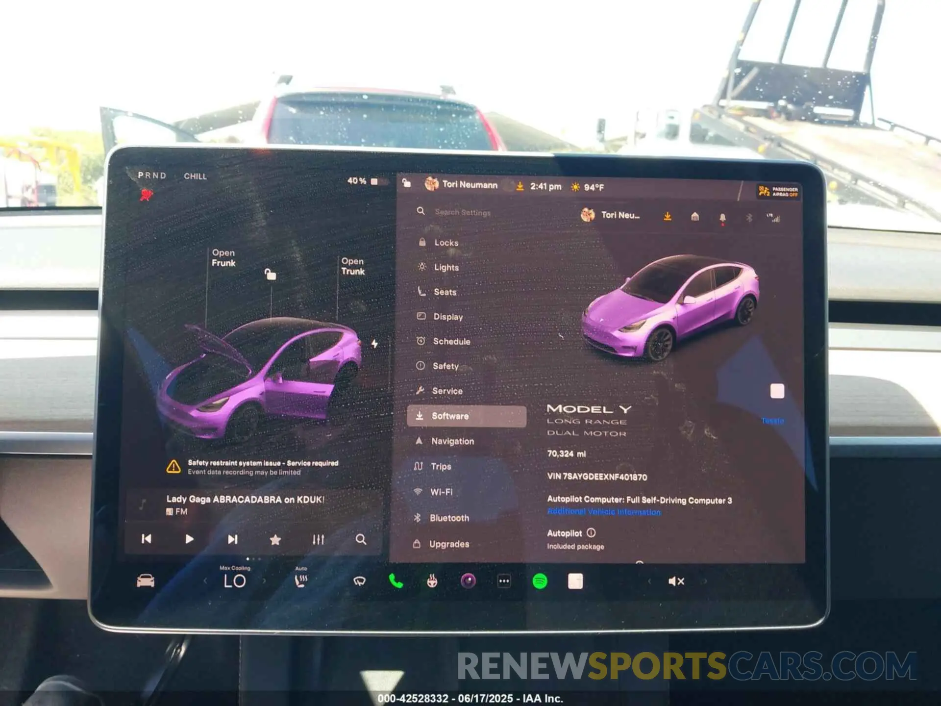 18 Photograph of a damaged car 7SAYGDEEXNF401870 TESLA MODEL Y 2022