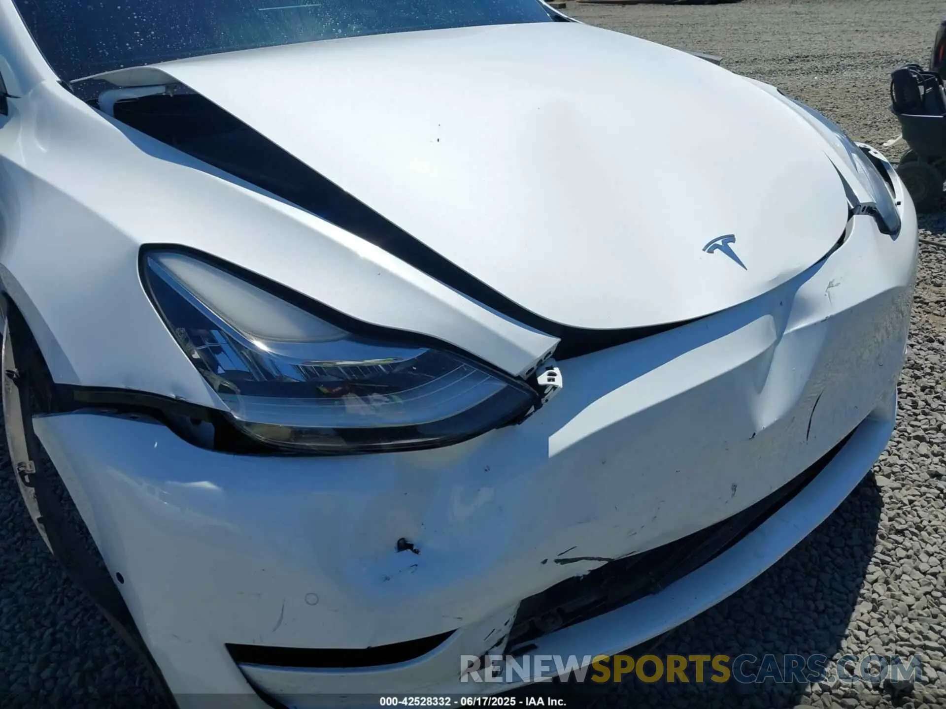 6 Photograph of a damaged car 7SAYGDEEXNF401870 TESLA MODEL Y 2022