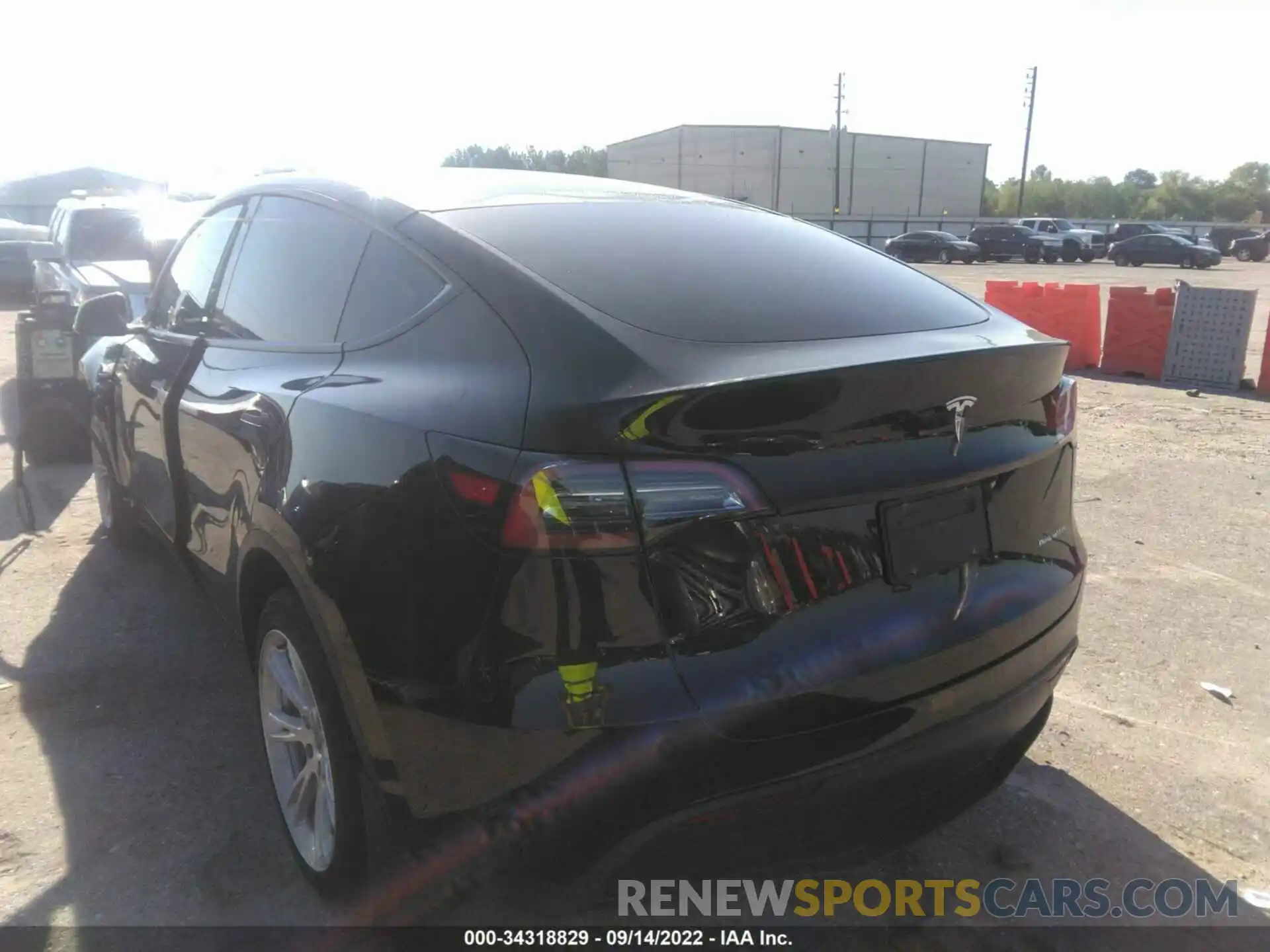 3 Photograph of a damaged car 7SAYGDEEXNF435565 TESLA MODEL Y 2022