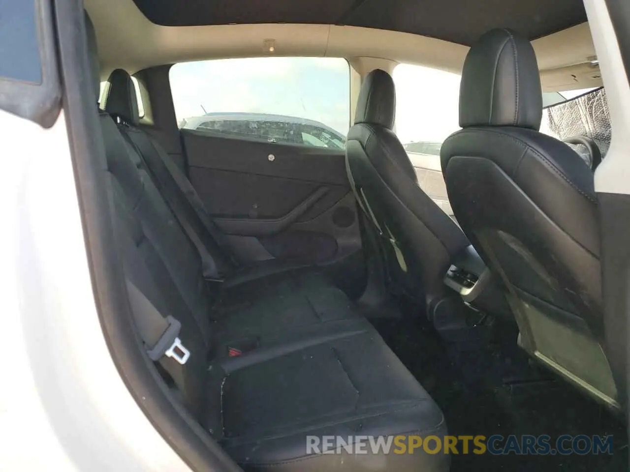 10 Photograph of a damaged car 7SAYGDEEXNF437882 TESLA MODEL Y 2022