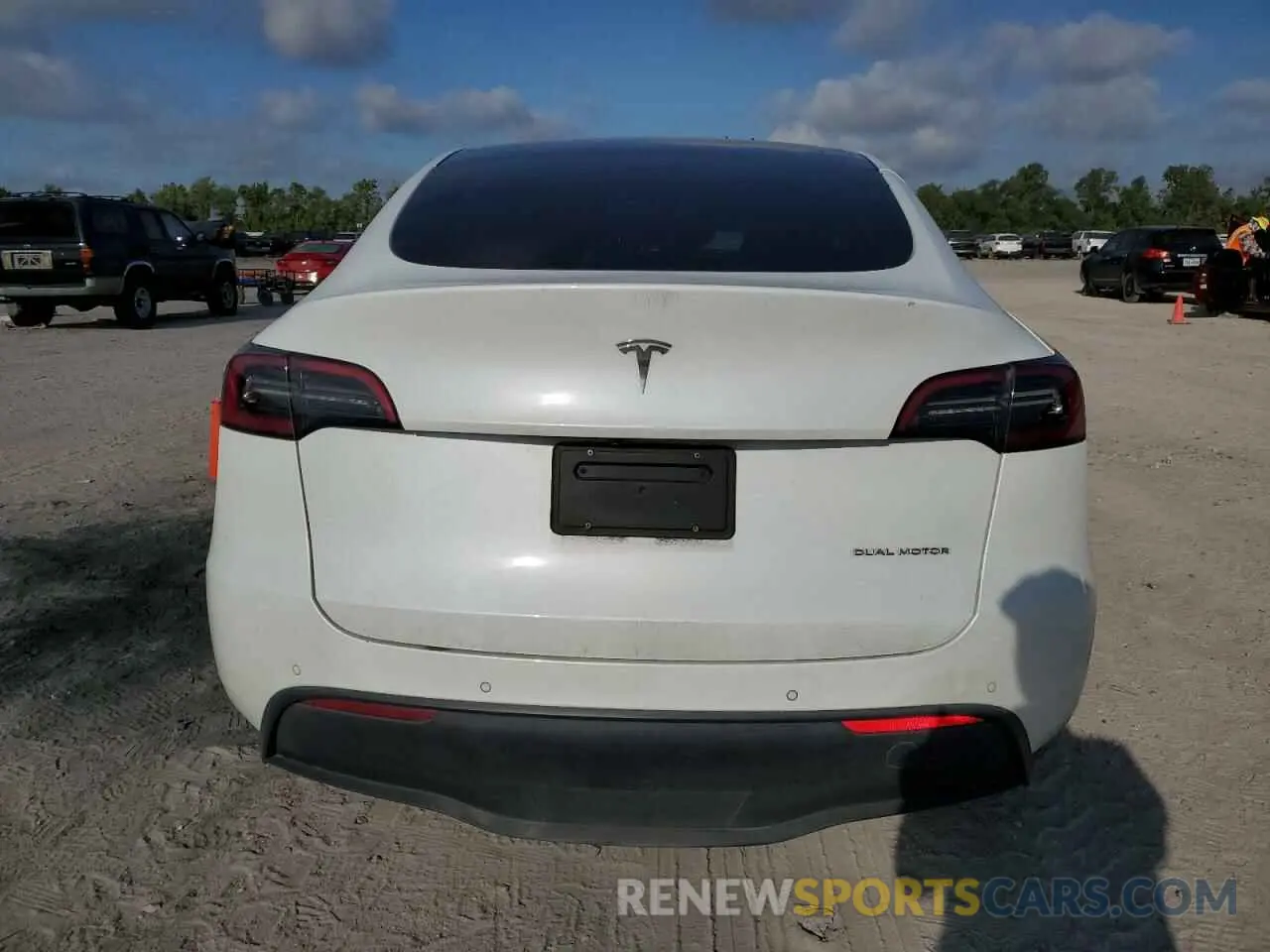 6 Photograph of a damaged car 7SAYGDEEXNF437882 TESLA MODEL Y 2022