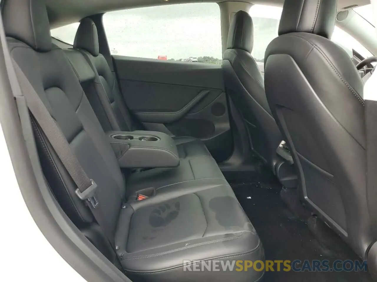 10 Photograph of a damaged car 7SAYGDEEXNF443181 TESLA MODEL Y 2022